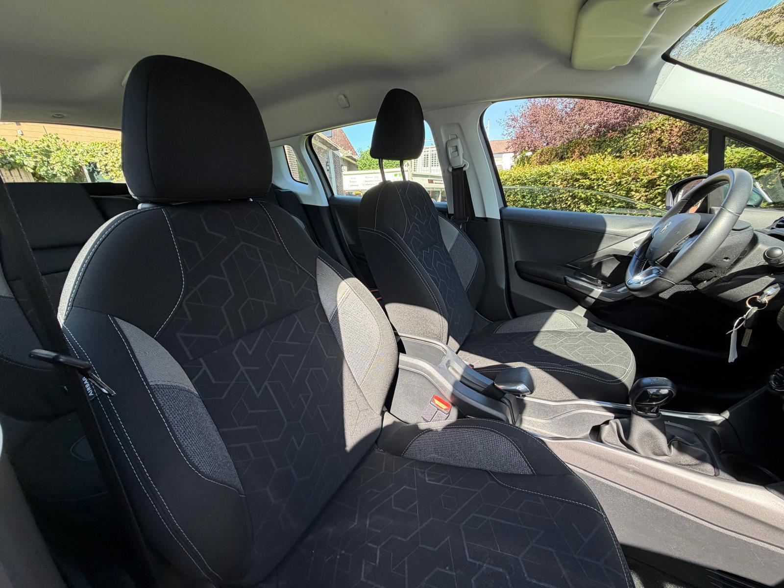 Peugeot 2008 1.2 PureTech Blue Lion-NL auto (2017), foto 8