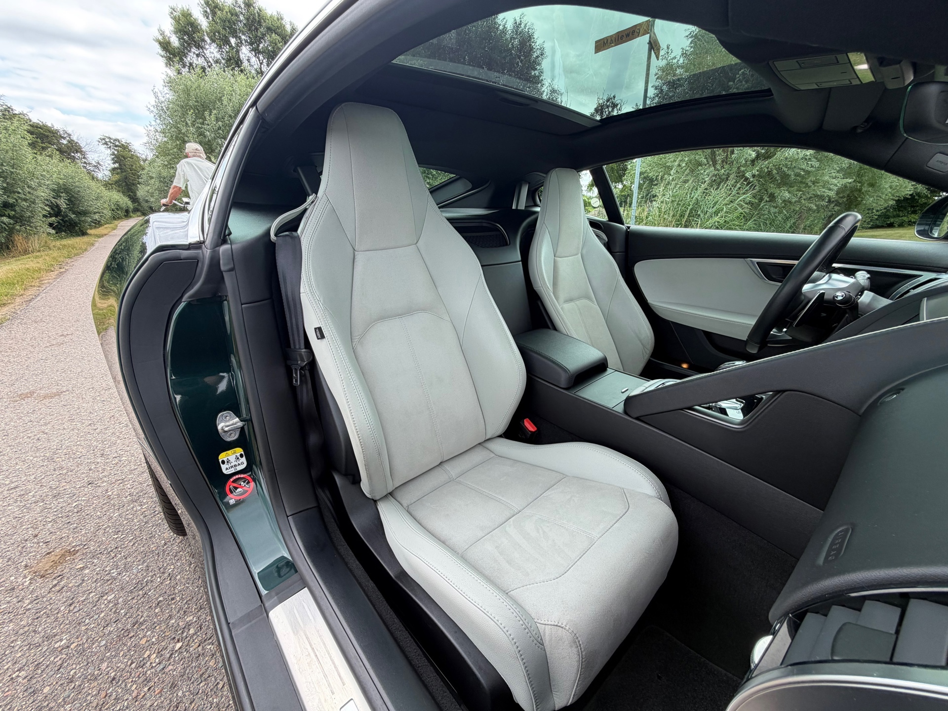 Jaguar F-Type 2.0T R-Dynamic (2018), foto 2