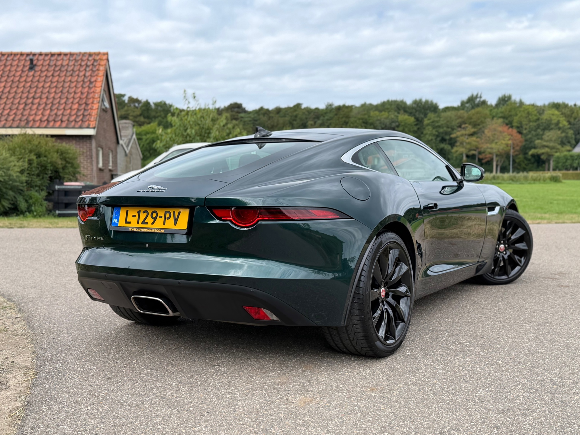 Jaguar F-Type 2.0T R-Dynamic (2018), foto 3
