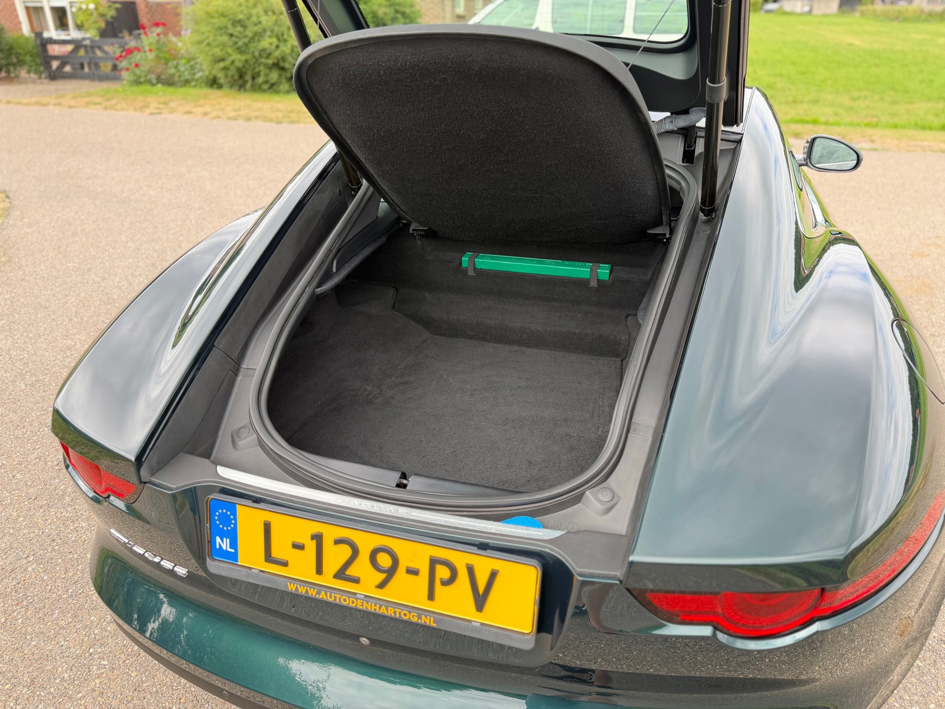 Jaguar F-Type 2.0T R-Dynamic (2018), foto 24