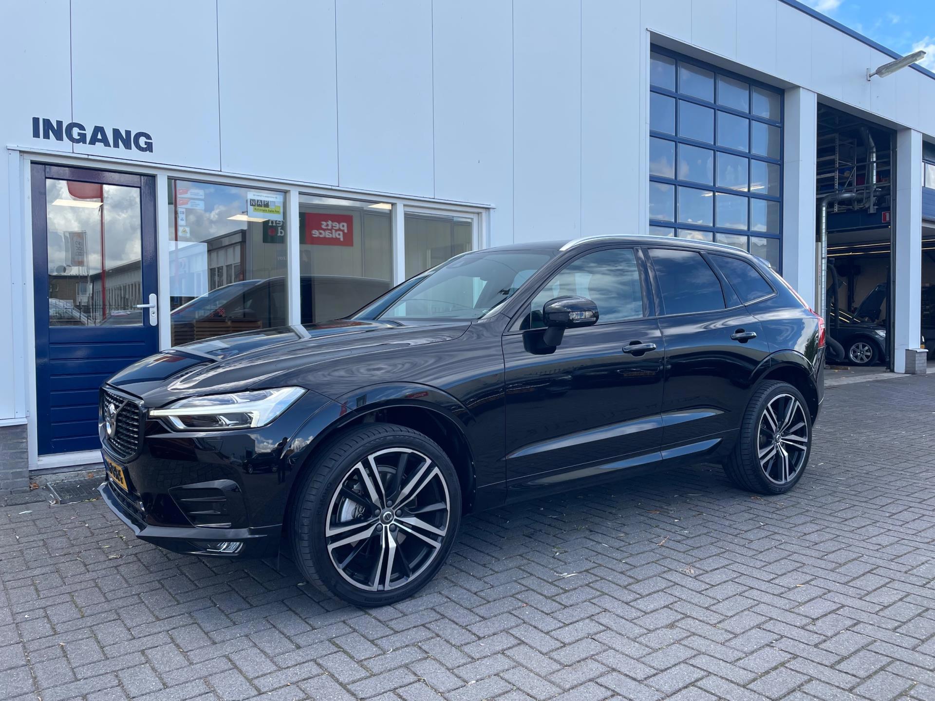 Volvo XC60 2.0 T5 AWD R-Design (2017), foto 2