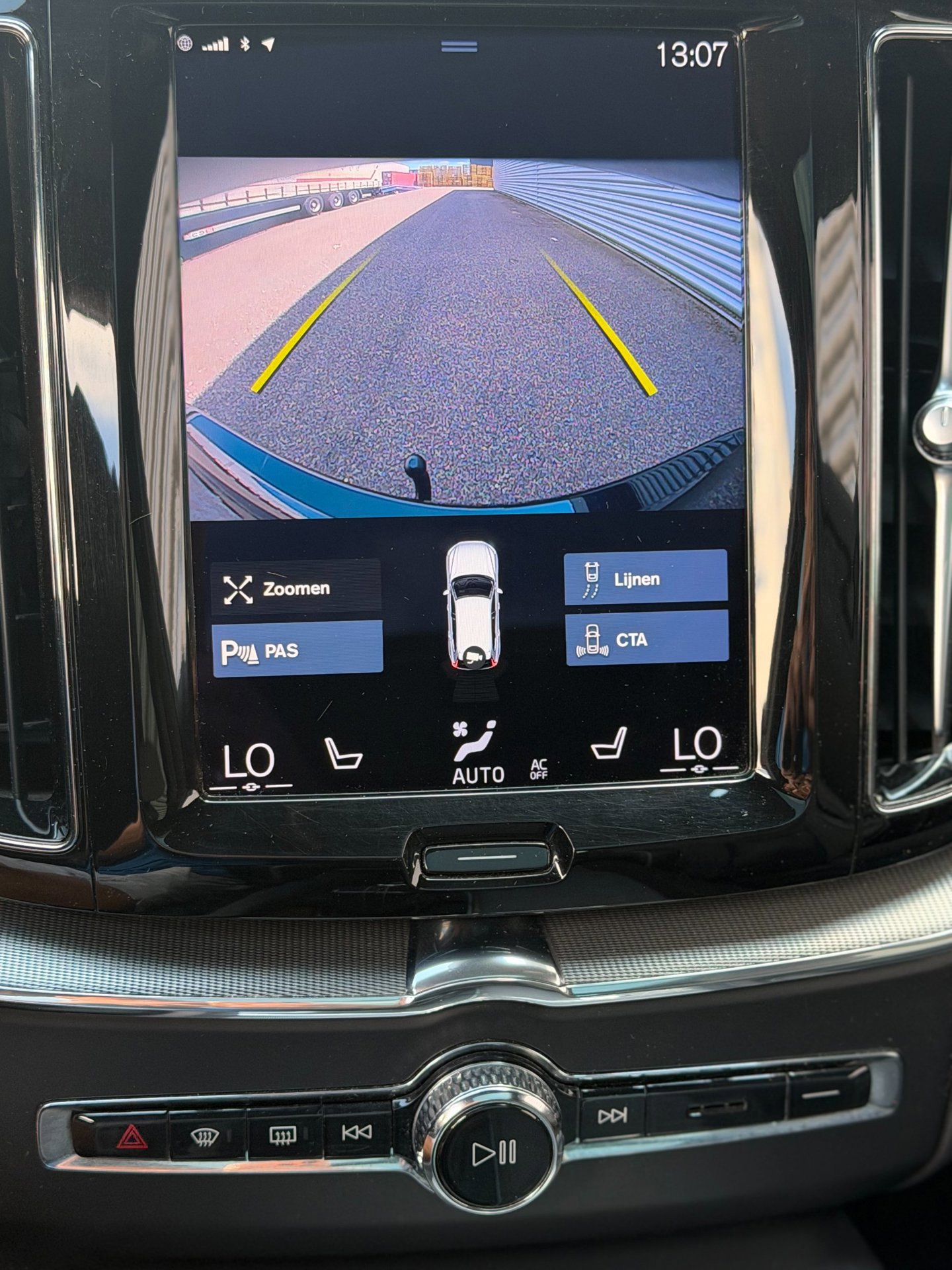 Volvo XC60 2.0 Recharge T6 AWD R-Design (2021), foto 11