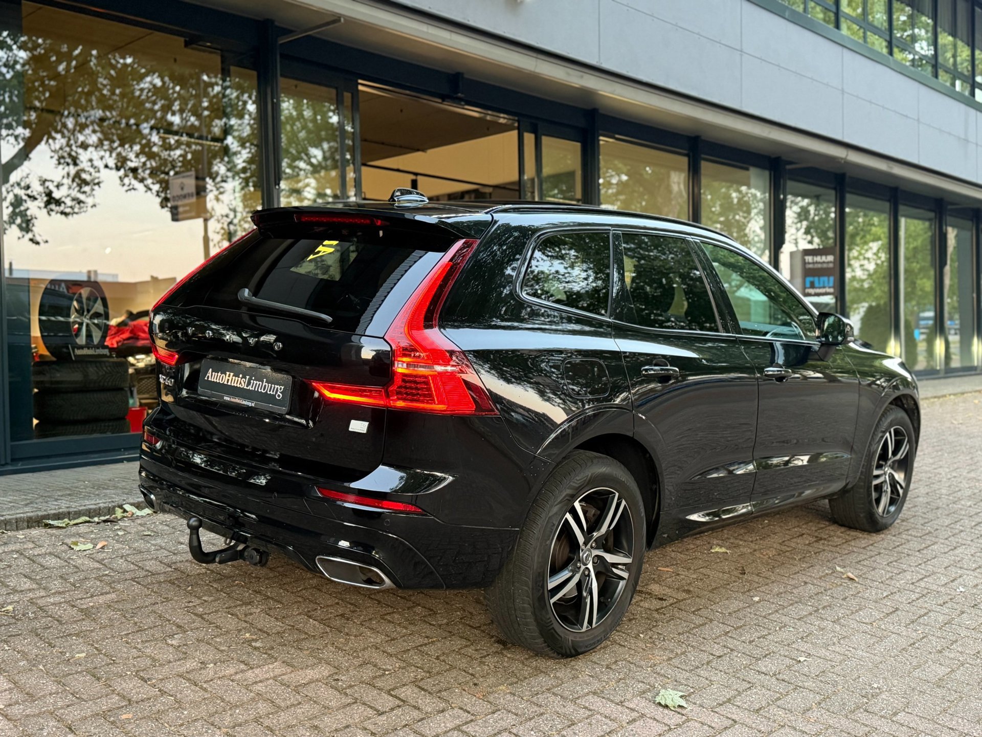 Volvo XC60 2.0 Recharge T6 AWD R-Design (2021), foto 3