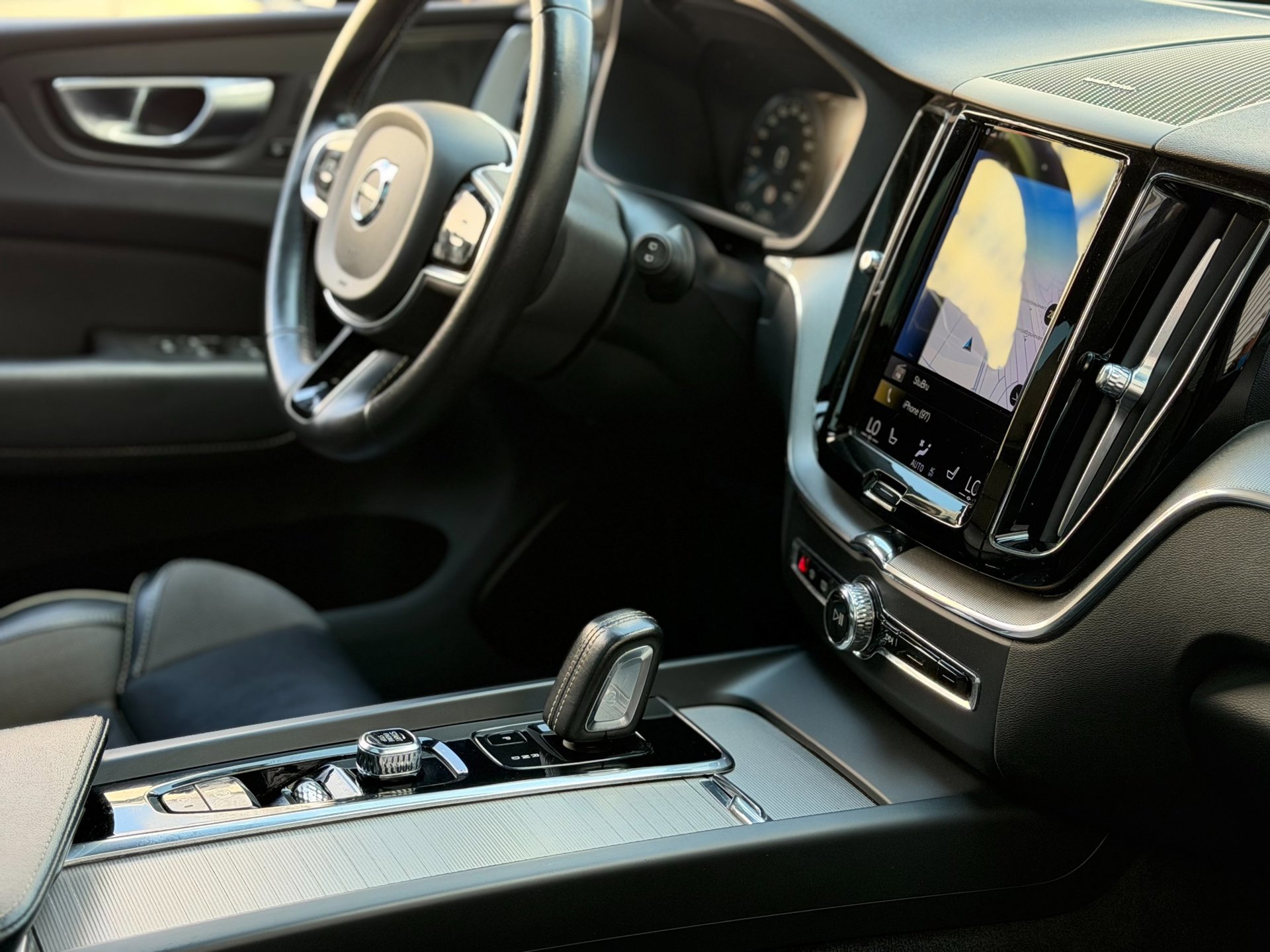 Volvo XC60 2.0 Recharge T6 AWD R-Design (2021), foto 27