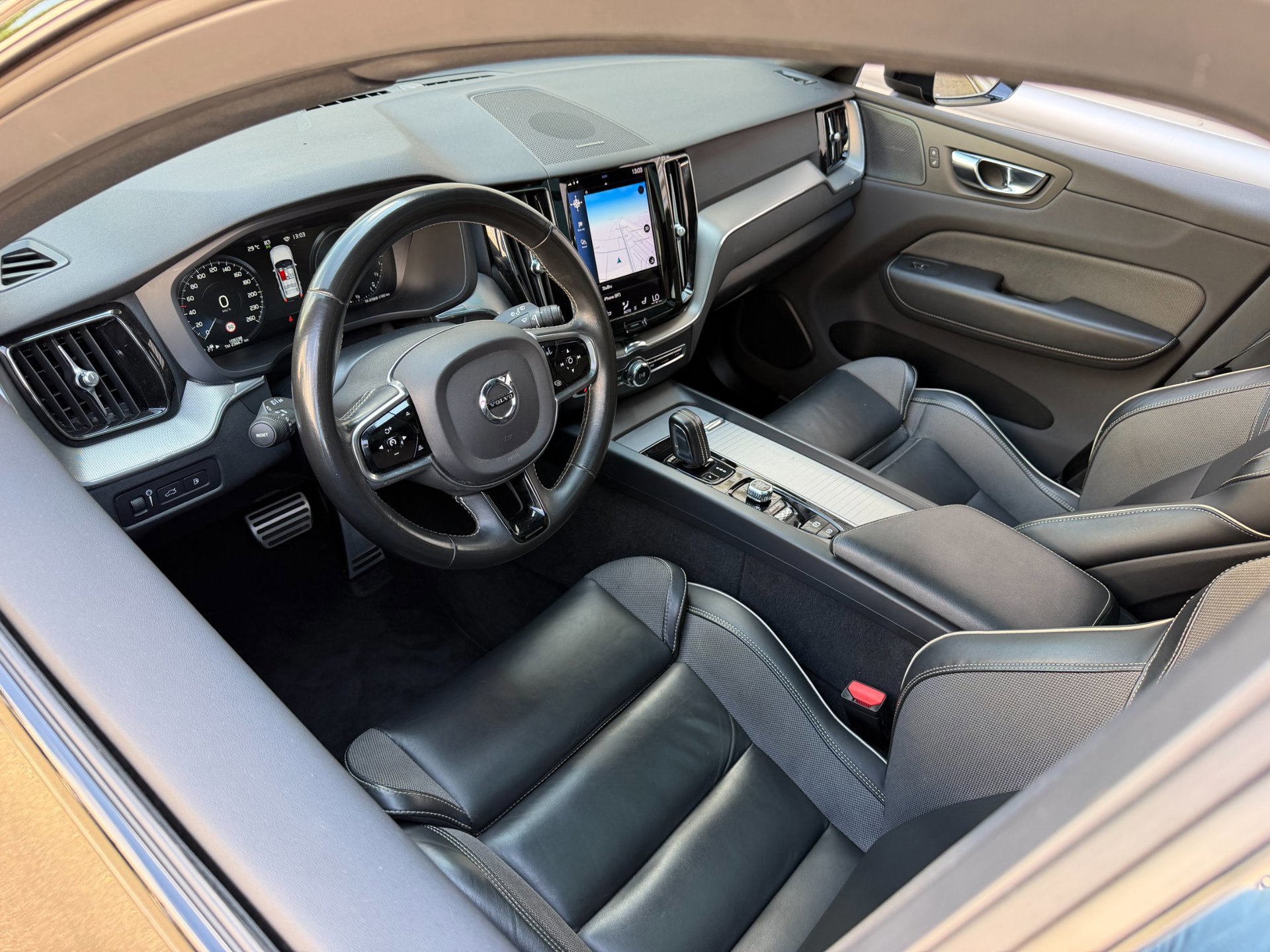 Volvo XC60 2.0 Recharge T6 AWD R-Design (2021), foto 6