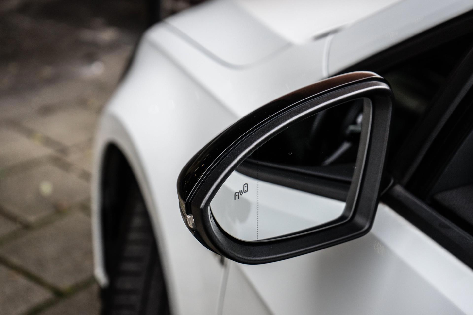 Volkswagen Golf 2.0 TSI 300PK 4Motion R (2019), foto 13