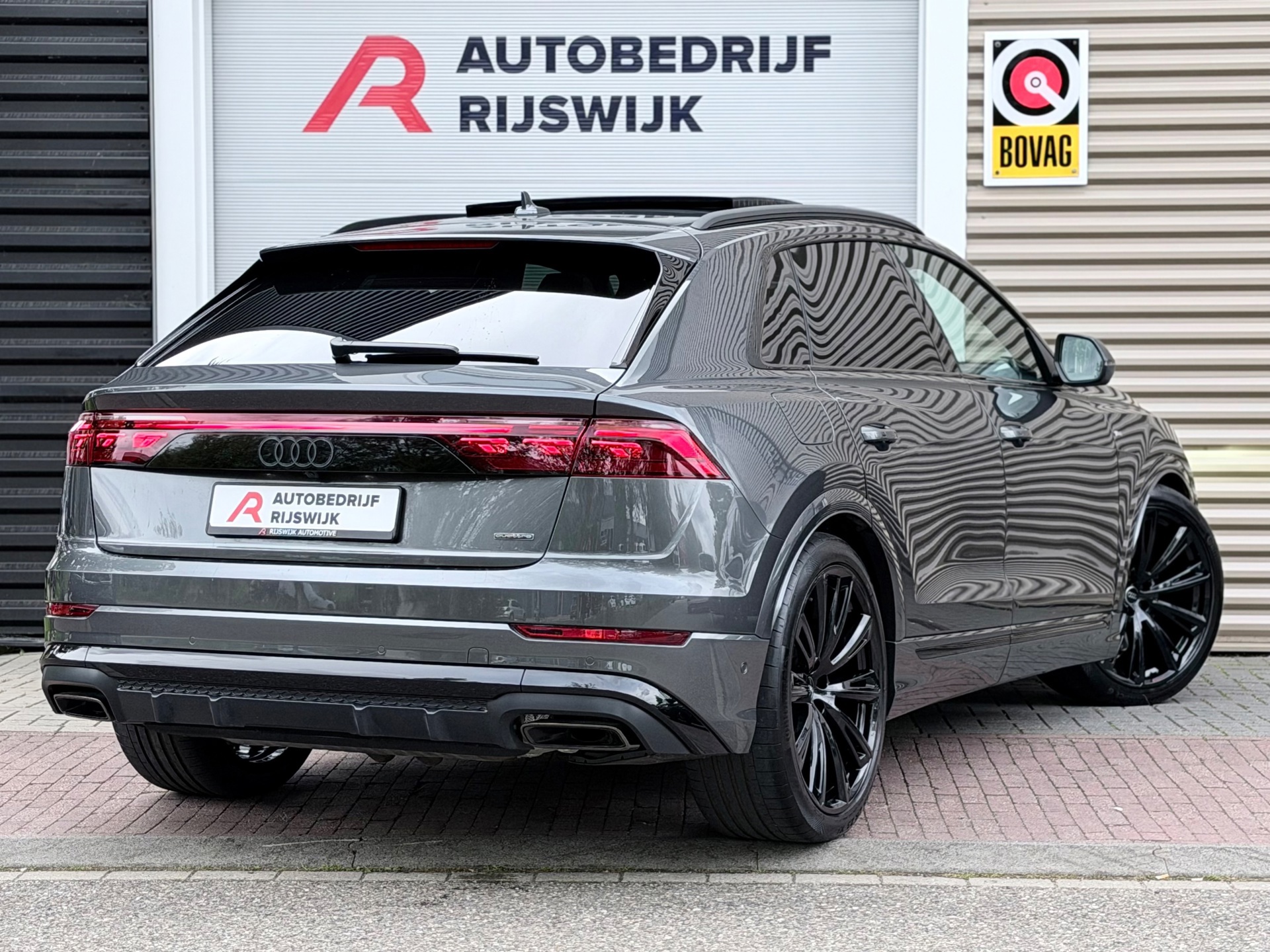 Audi Q8 60 TFSI e quattro Pro Line S Competition (2026), foto 4