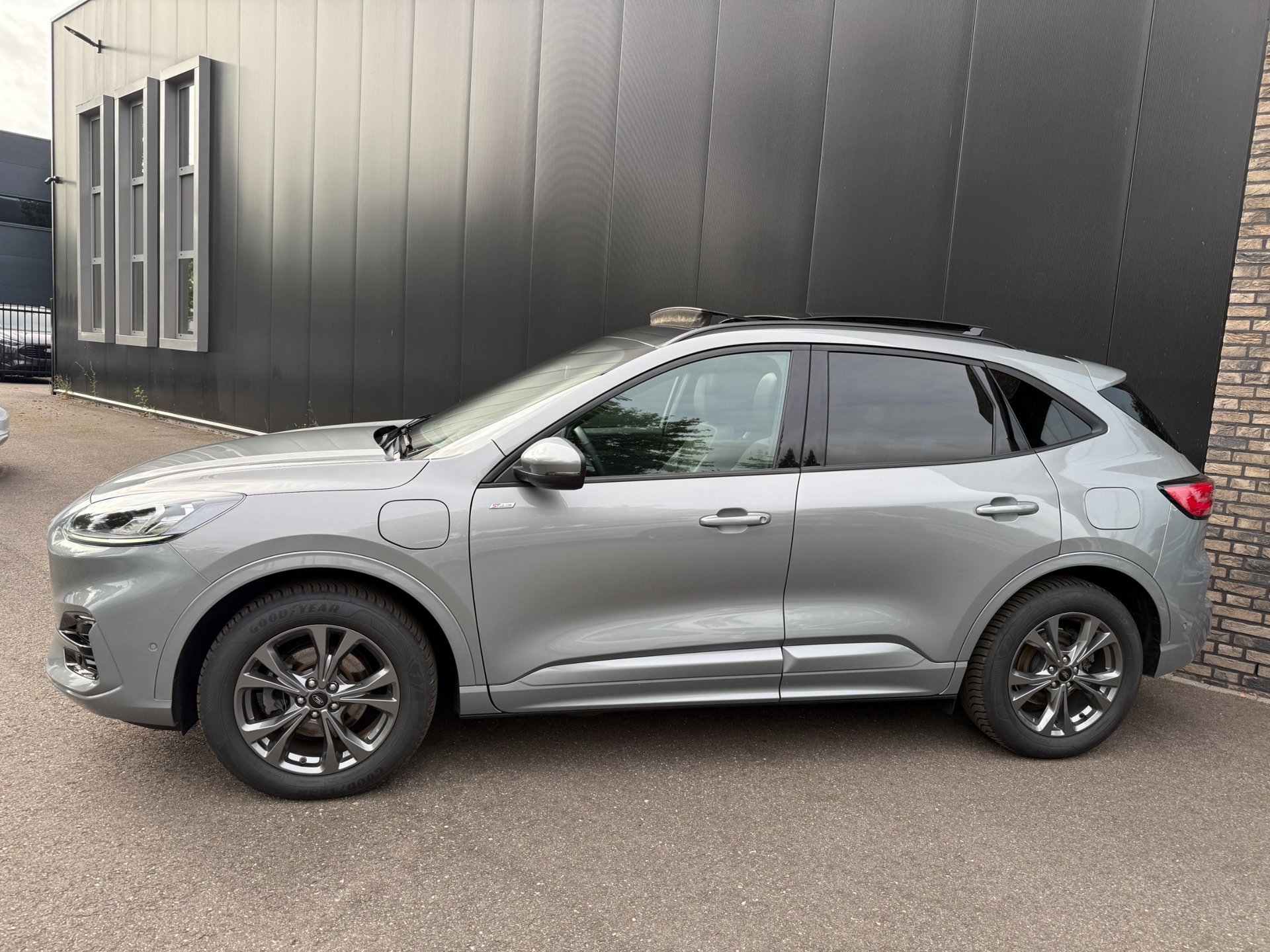 Ford Kuga 2.5 225pk PHEV ST-Line X (2023), foto 3