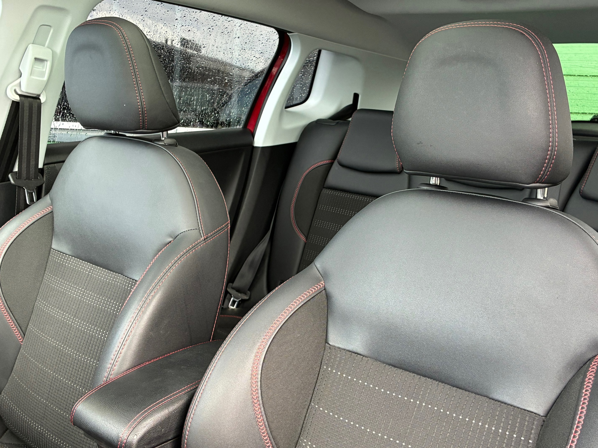 Peugeot 2008 1.2 PureTech GT-line (2018), foto 16