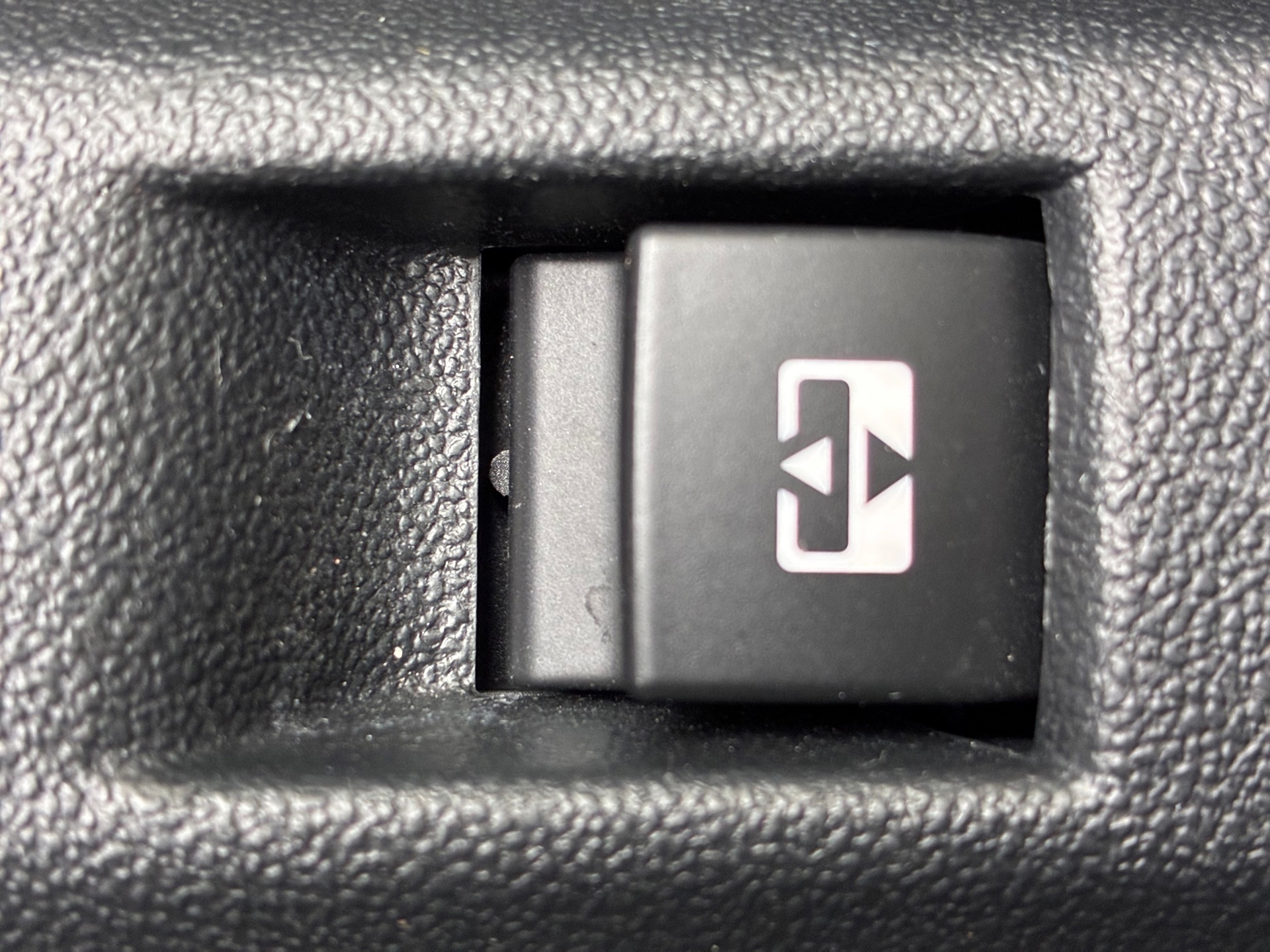 Peugeot 2008 1.2 PureTech GT-line (2018), foto 27