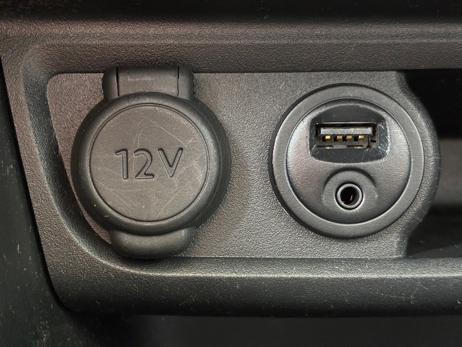 Peugeot 2008 1.2 PureTech GT-line (2018), foto 29