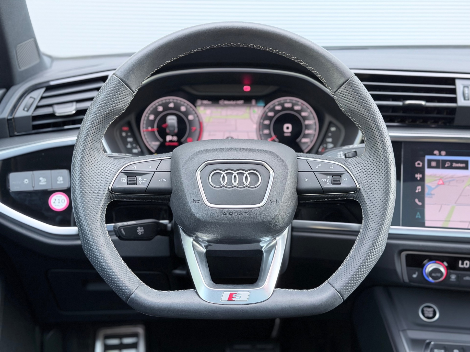 Audi Q3 Sportback 35 TFSI S Edition Competition (2024), foto 16