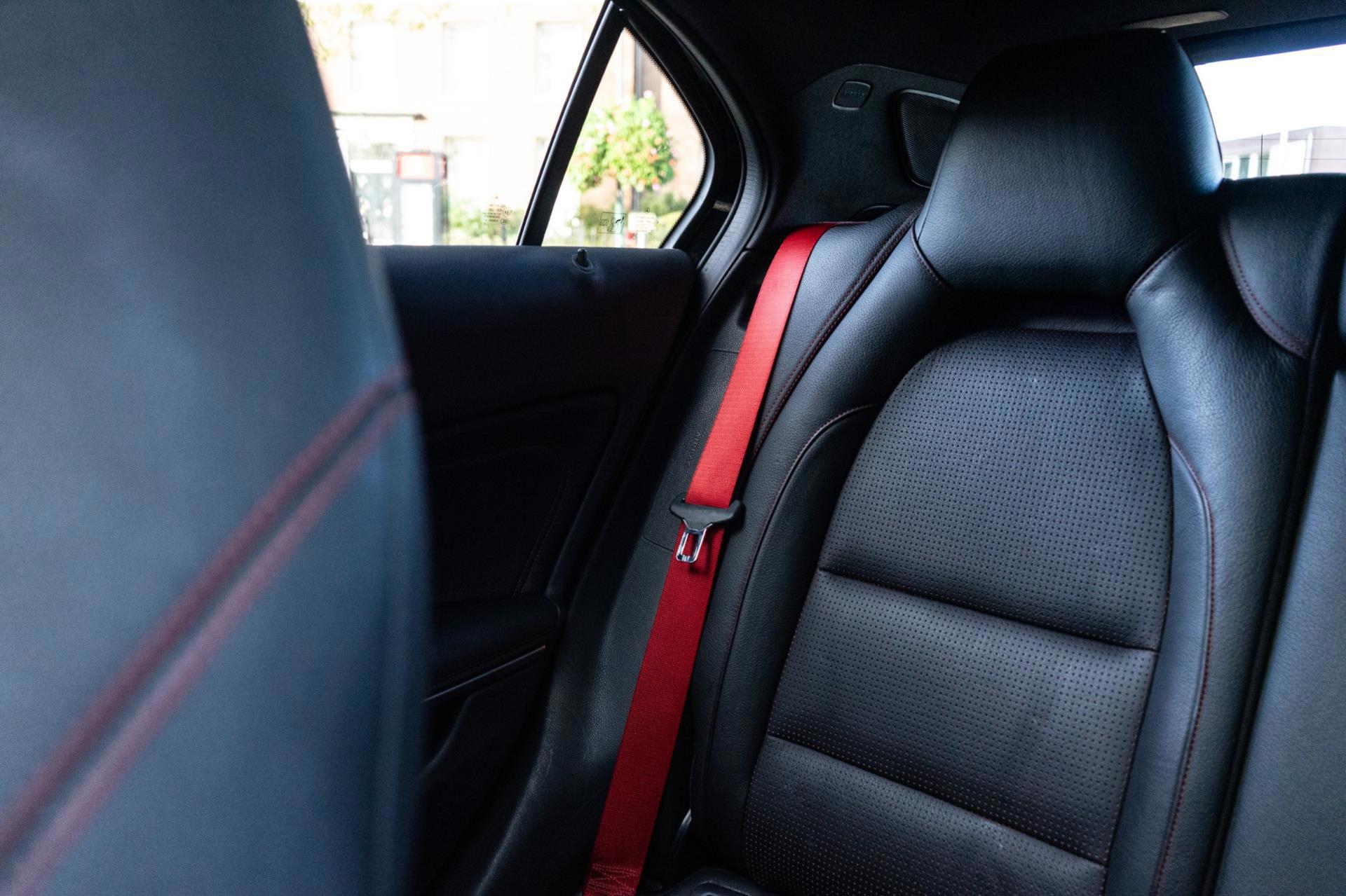 Mercedes-Benz A-klasse AMG 45 4MATIC (2016), foto 33