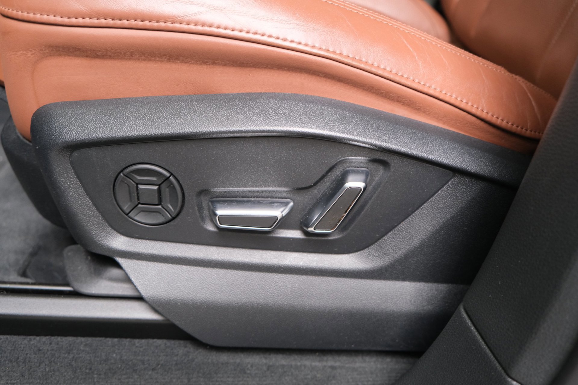 Audi Q7 55 TFSI e quattro Pro Line (2021), foto 24