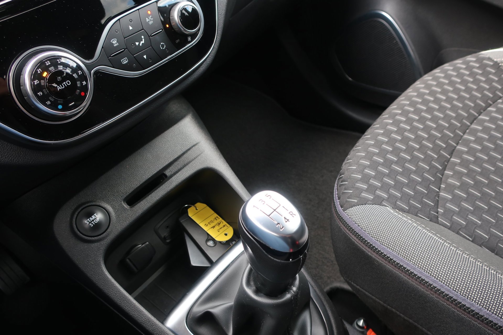 Renault Captur 0.9 TCe Intens 2e (2017), foto 22