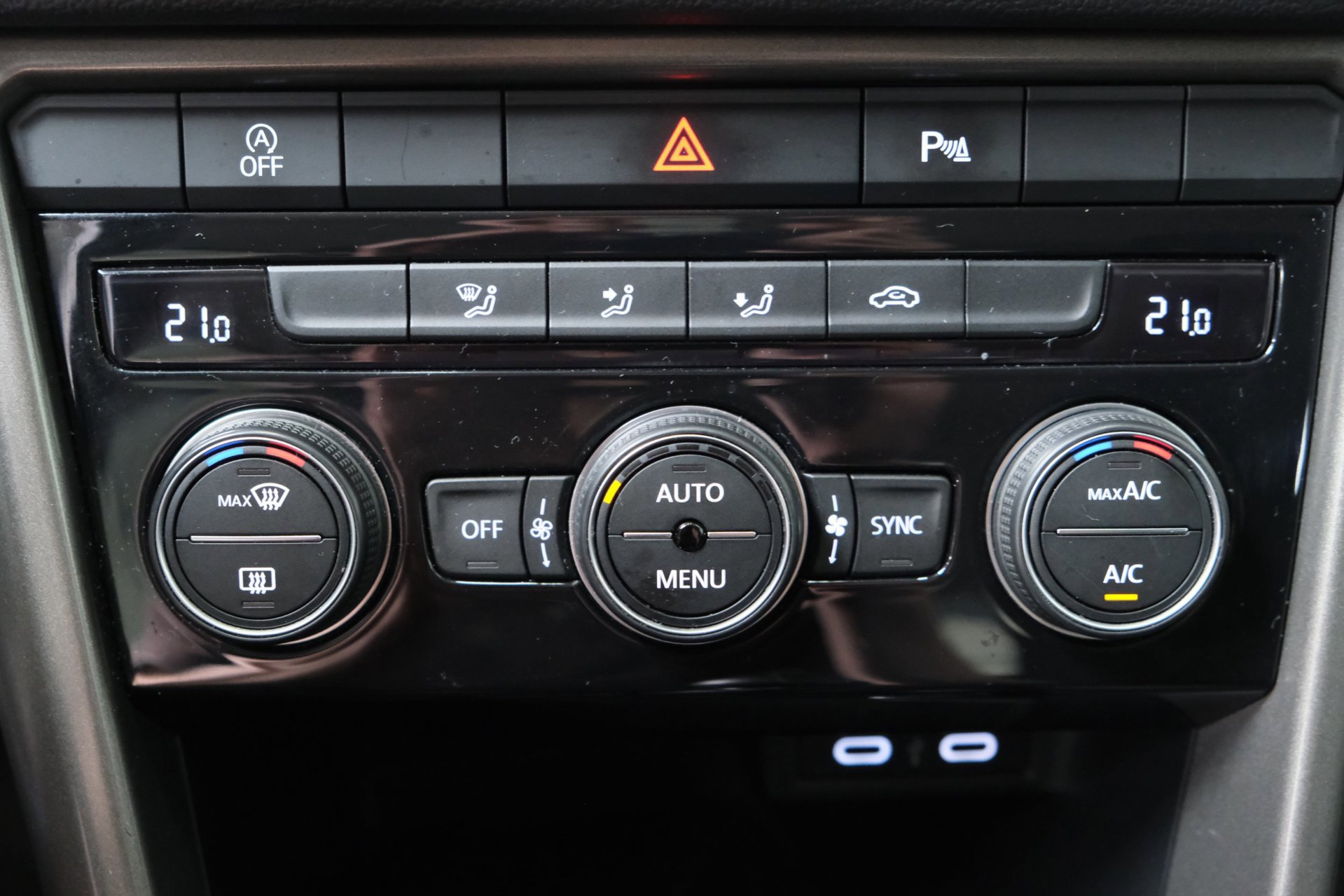 Volkswagen T-Roc 1.0 TSI Style (2021), foto 21