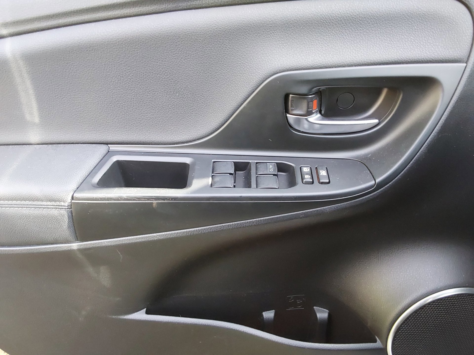 Toyota Yaris 1.5 Hybrid Premium (2018), foto 14