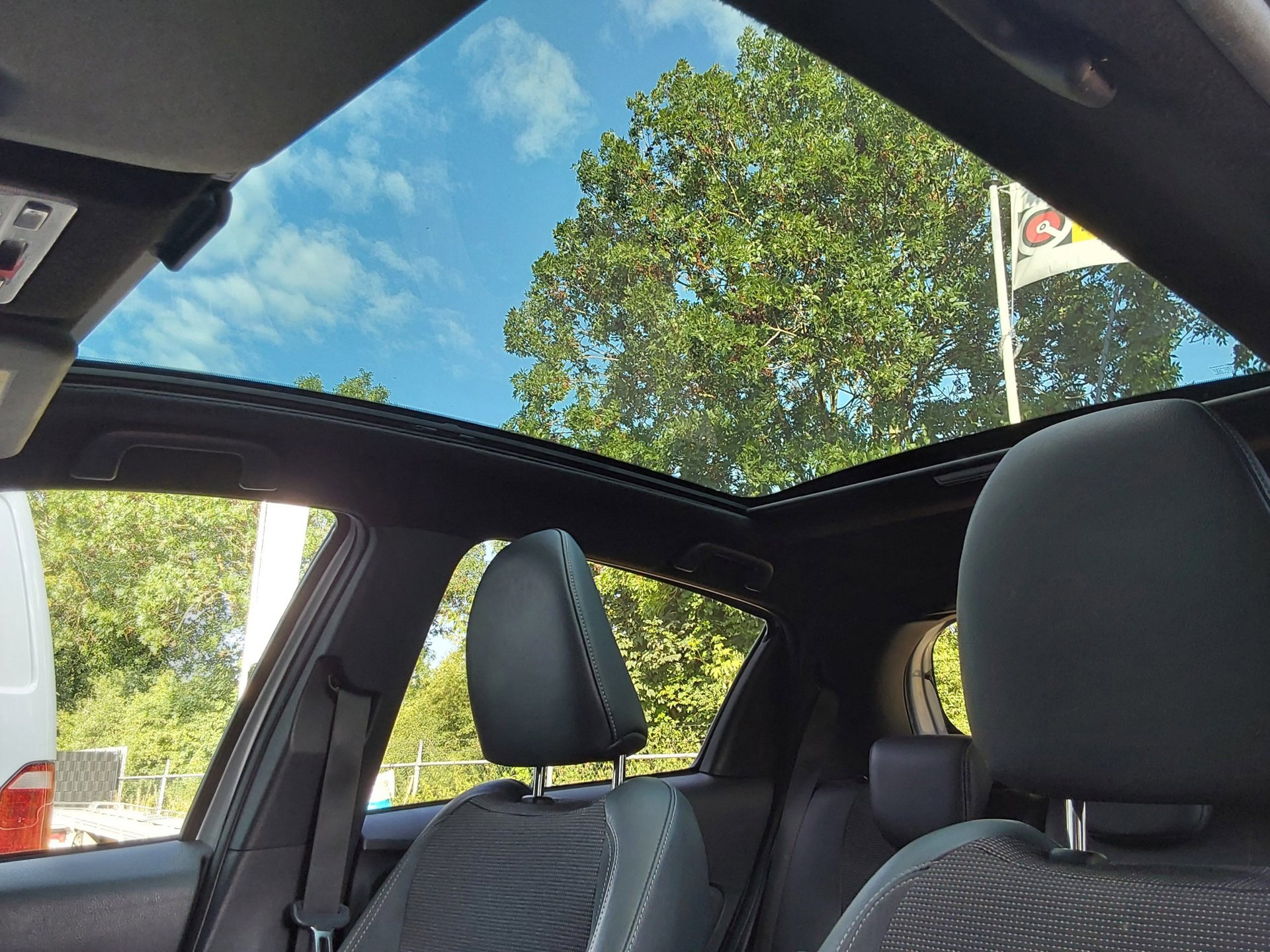 Toyota Yaris 1.5 Hybrid Premium (2018), foto 16