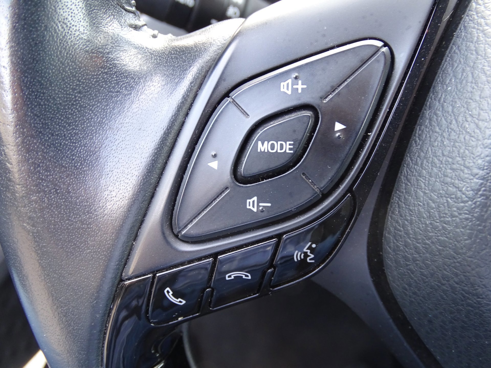 Toyota C-HR 1.8 Hybrid Dynamic (2023), foto 15