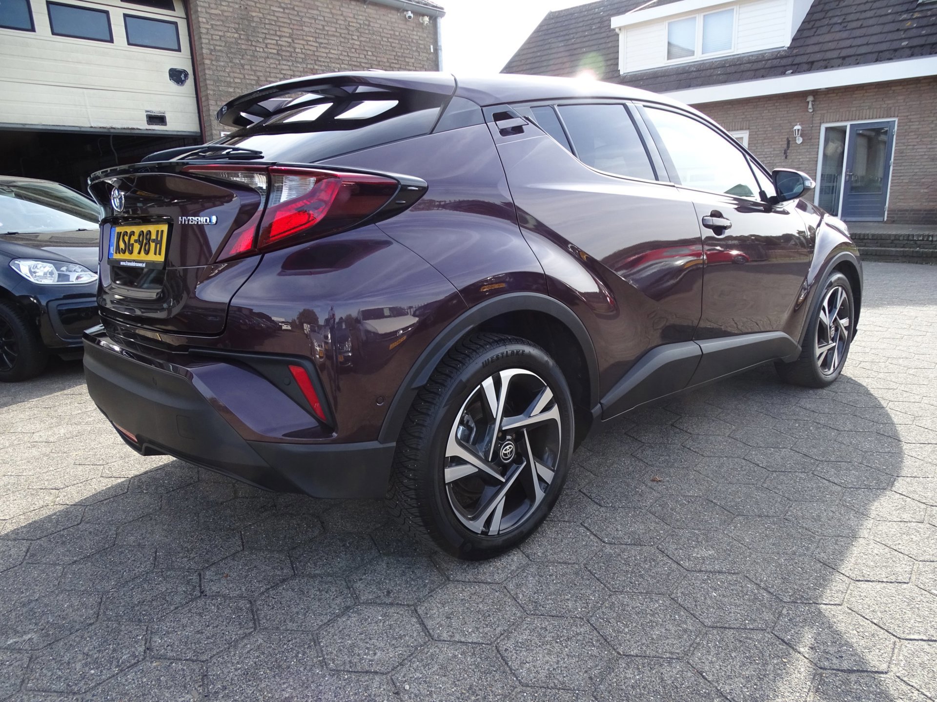Toyota C-HR 1.8 Hybrid Dynamic (2023), foto 3