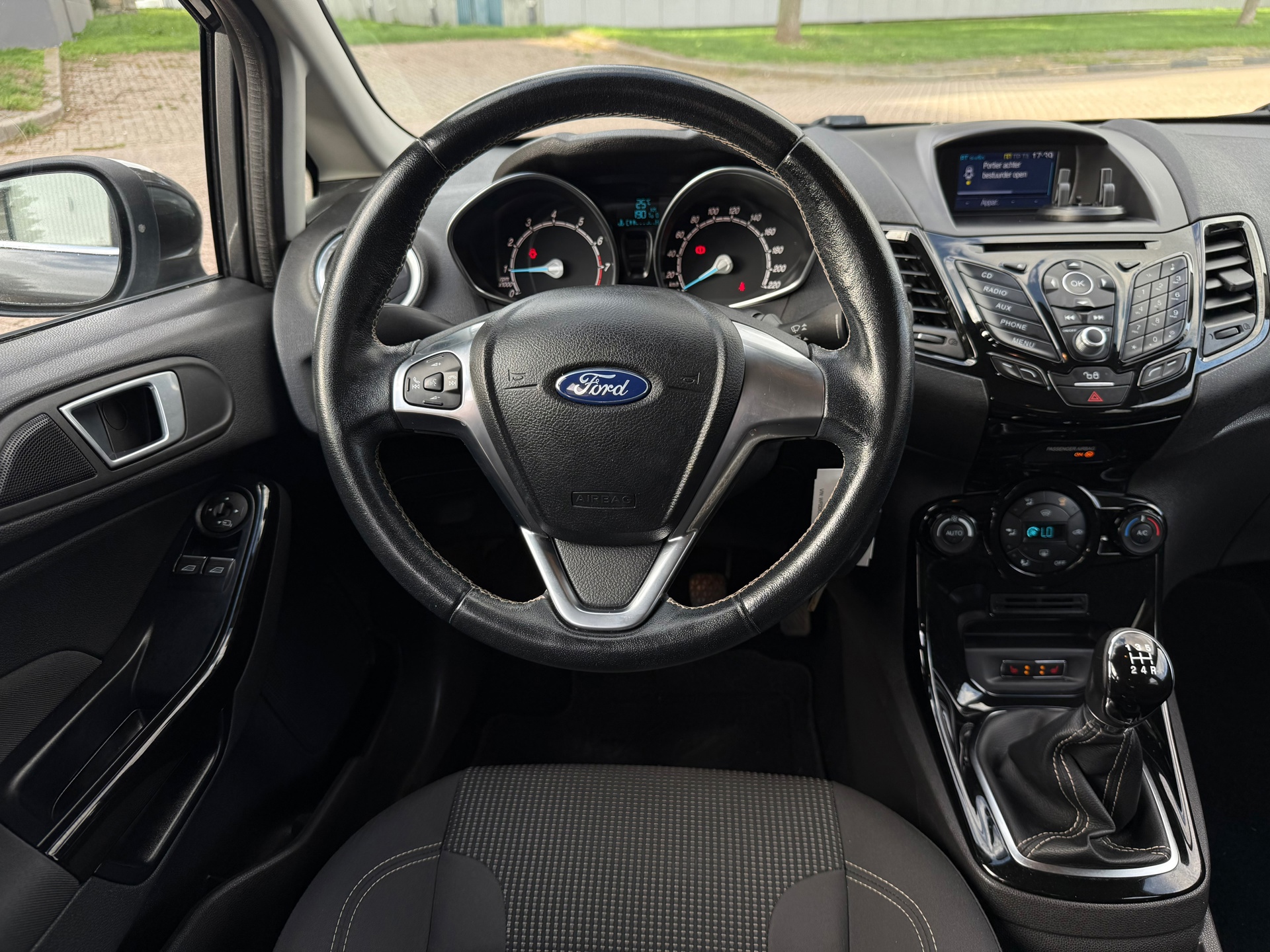 Ford Fiesta 1.0 EcoBoost Titanium (2017), foto 11
