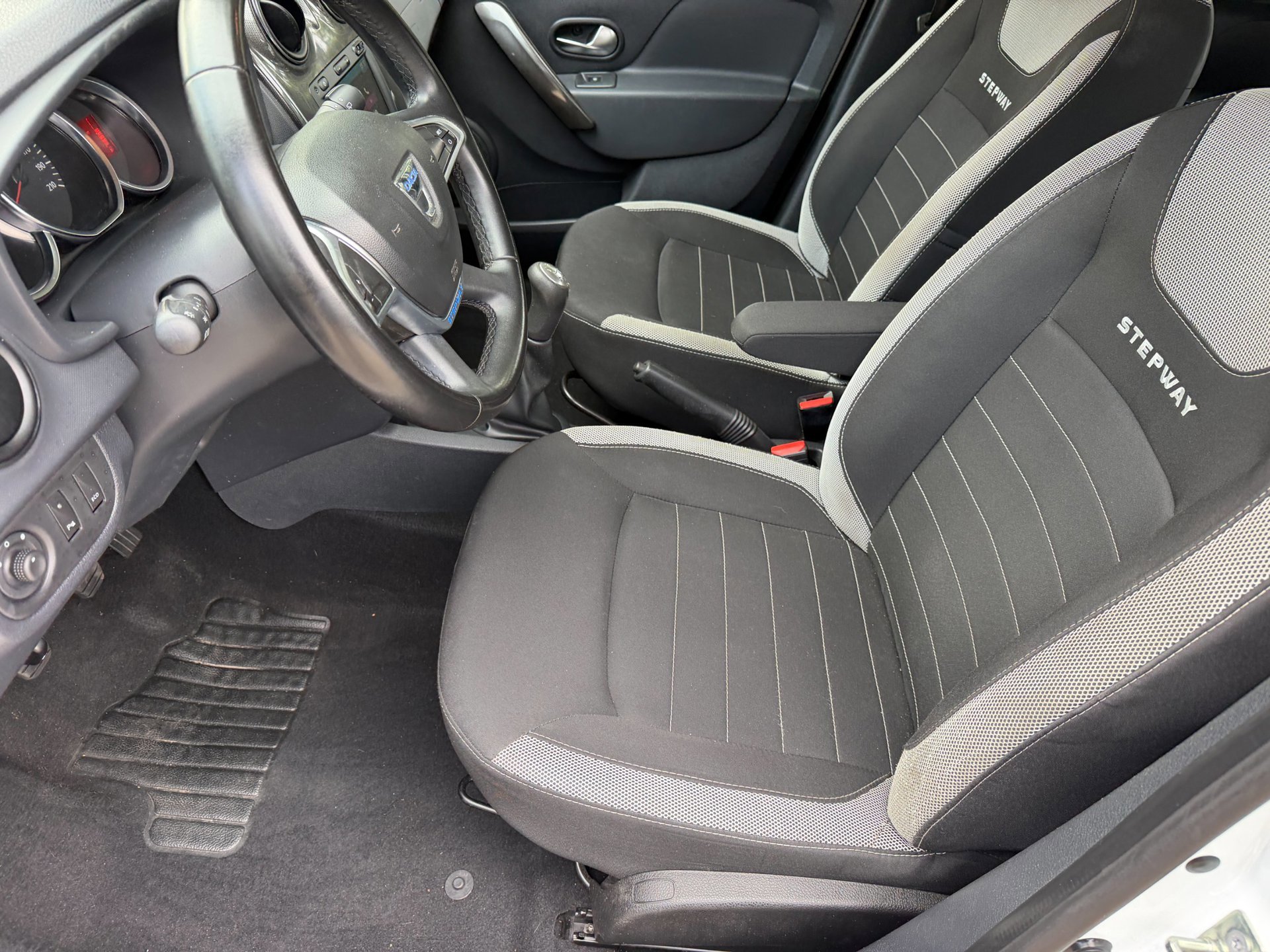 Dacia Sandero 0.9 TCe SL Stepway (2019), foto 32