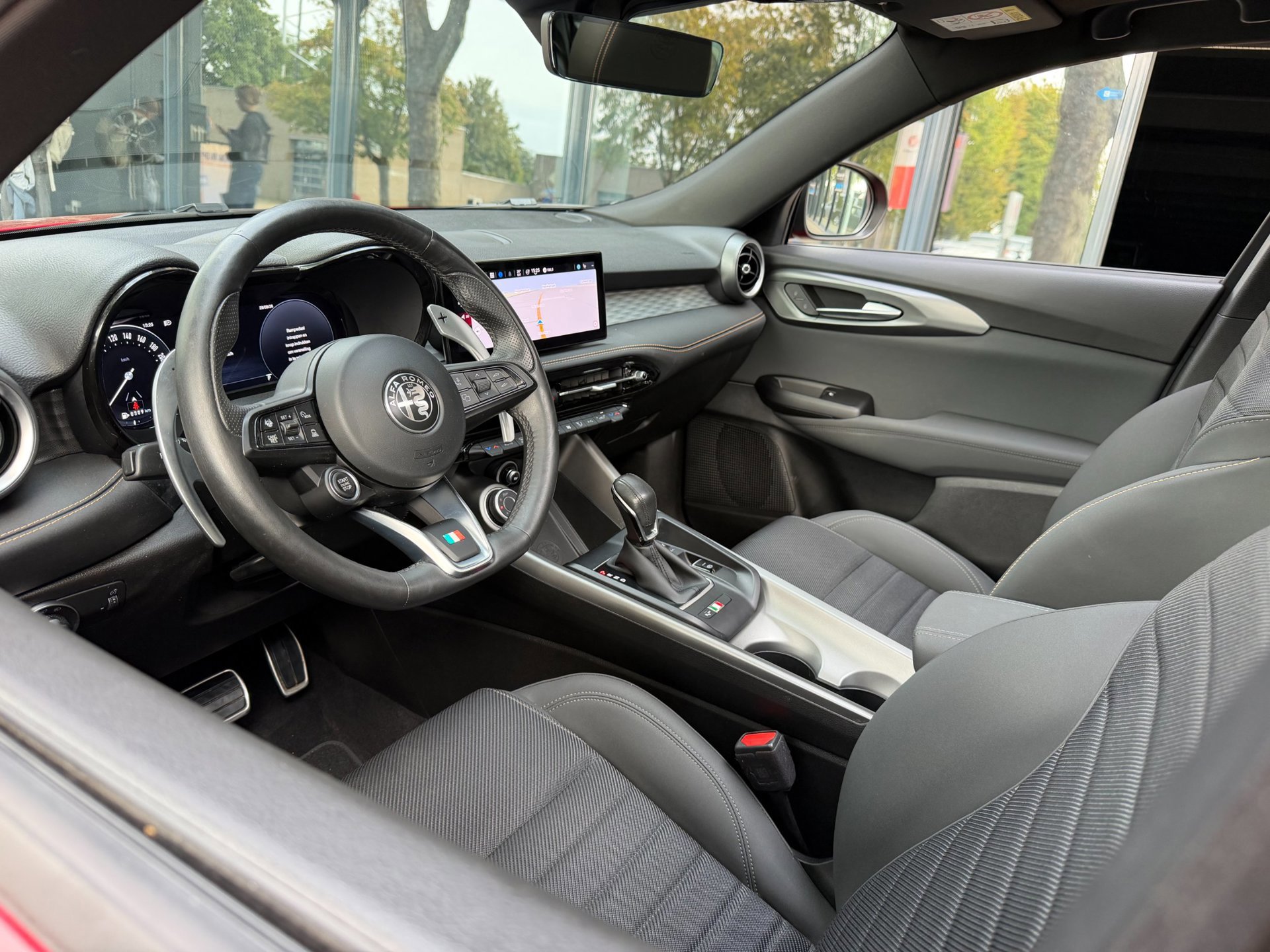 Alfa Romeo Tonale 1.5T Hybrid Ti (2023), foto 14
