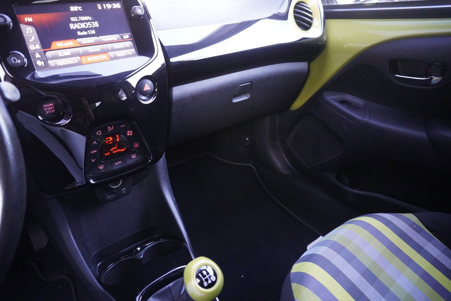 Peugeot 108 1.0 e-VTi Collection TOP! Elek.vouwdak (2018), foto 17