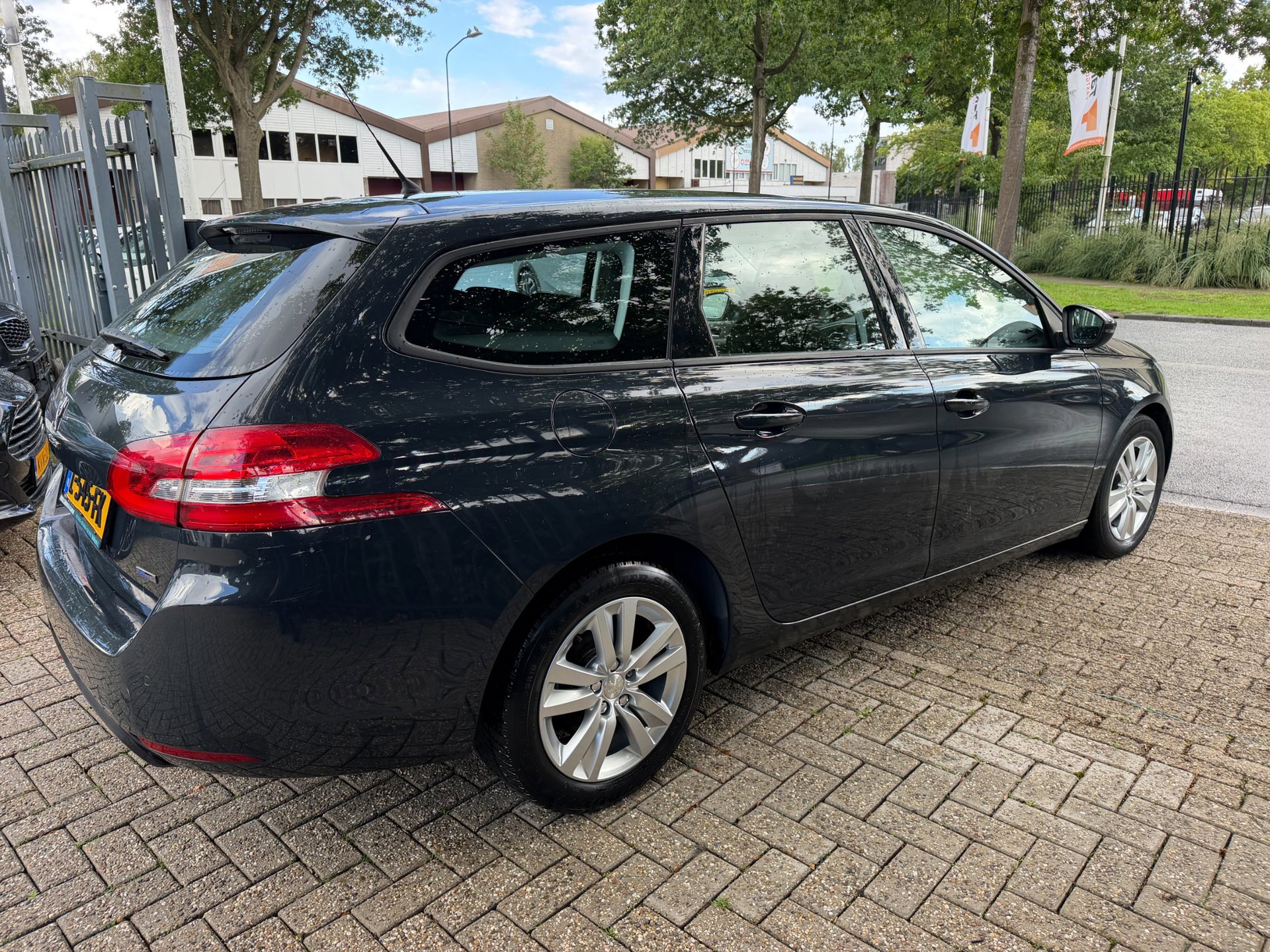 Peugeot 308 SW 1.2 PureTech Blue Lease (2017), foto 16