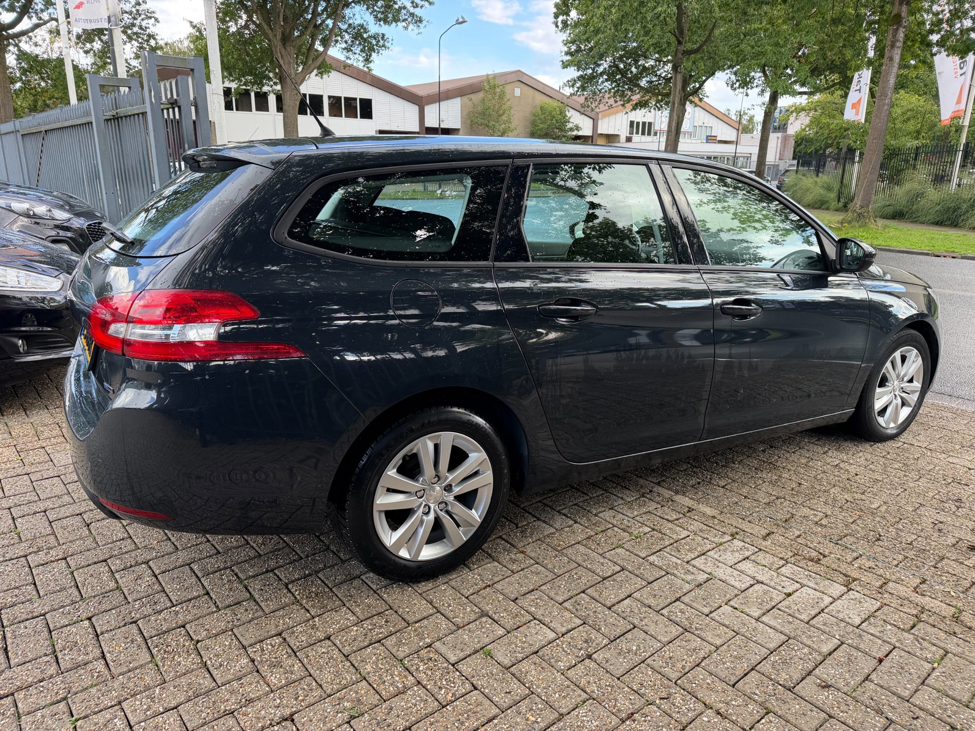 Peugeot 308 SW 1.2 PureTech Blue Lease (2017), foto 17
