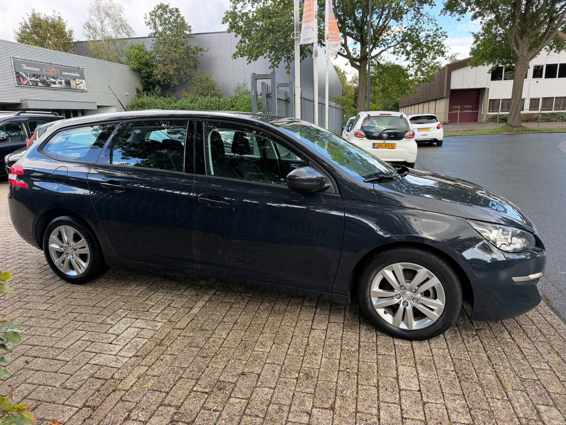 Peugeot 308 SW 1.2 PureTech Blue Lease (2017), foto 18