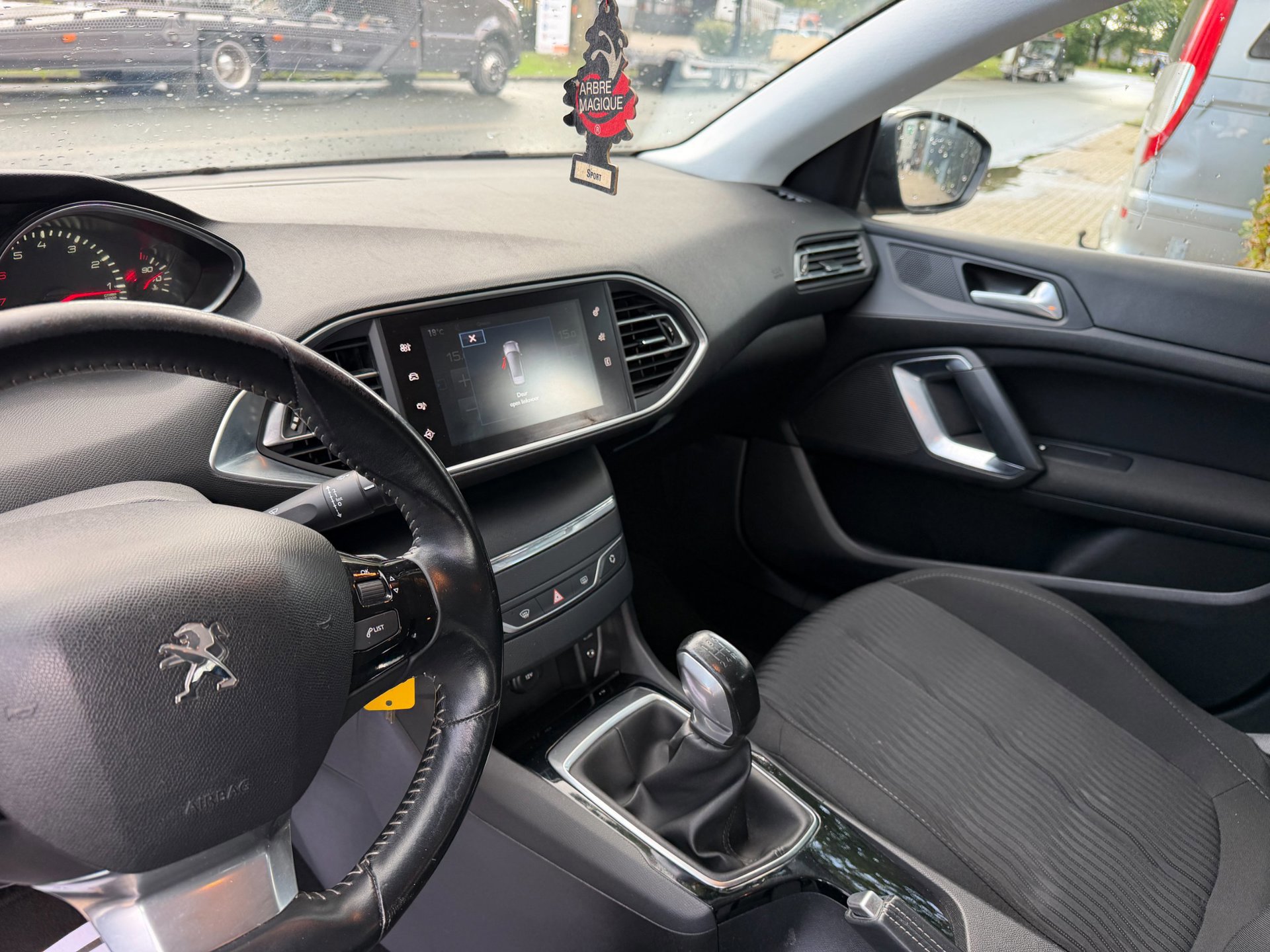 Peugeot 308 SW 1.2 PureTech Blue Lease (2017), foto 22