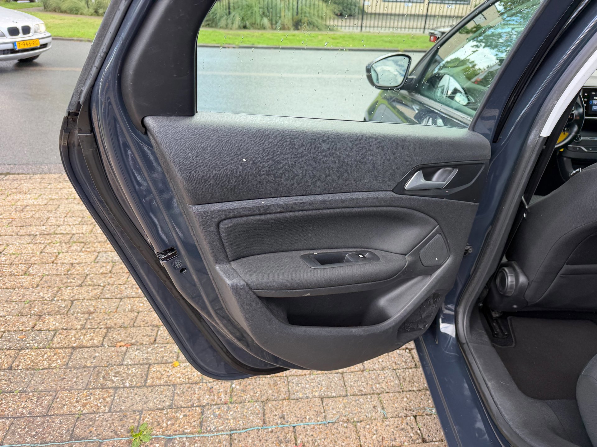 Peugeot 308 SW 1.2 PureTech Blue Lease (2017), foto 37