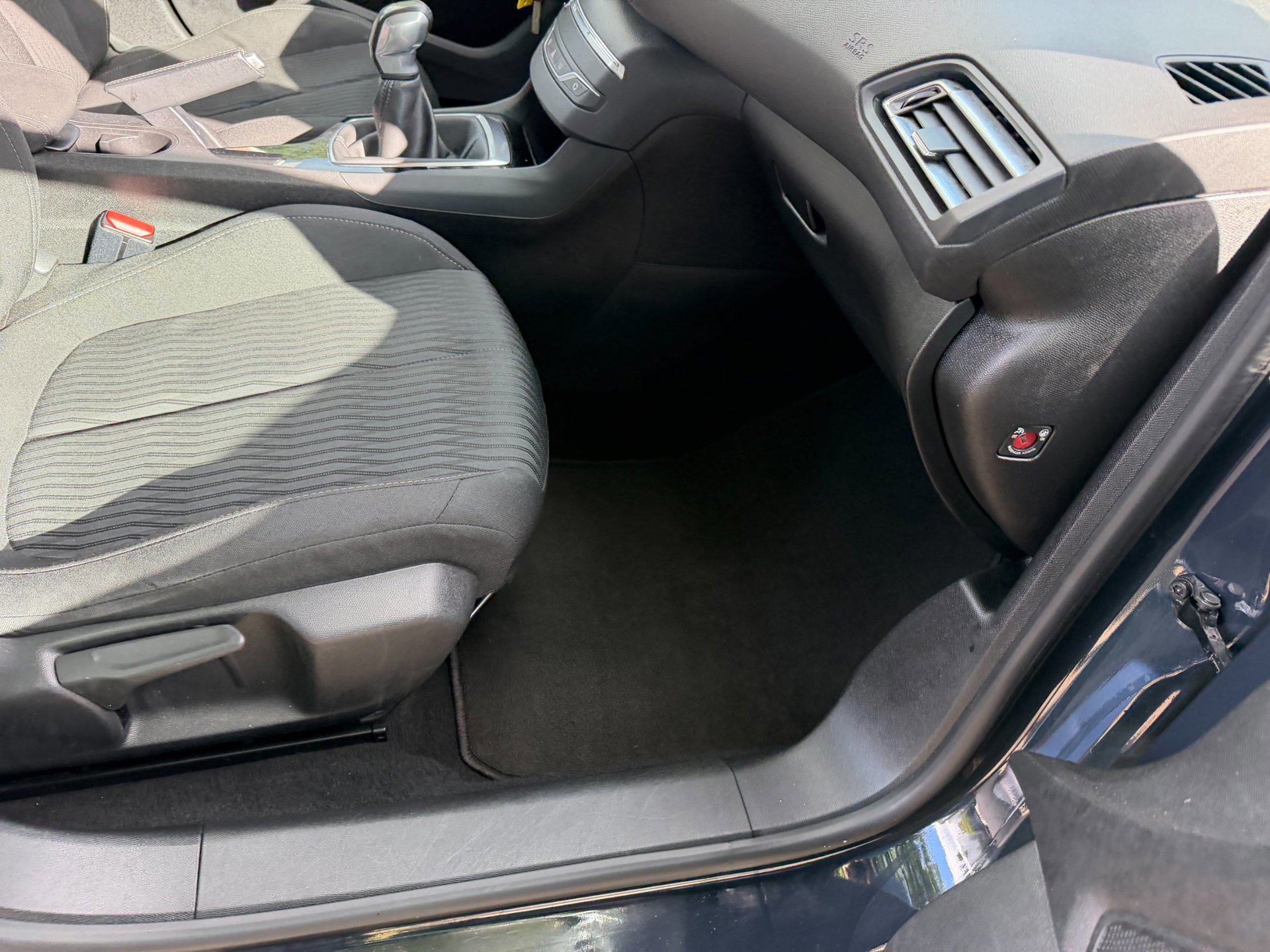 Peugeot 308 SW 1.2 PureTech Blue Lease (2017), foto 53