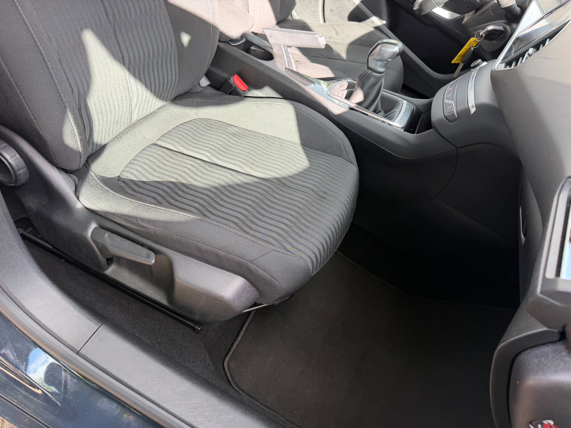Peugeot 308 SW 1.2 PureTech Blue Lease (2017), foto 54