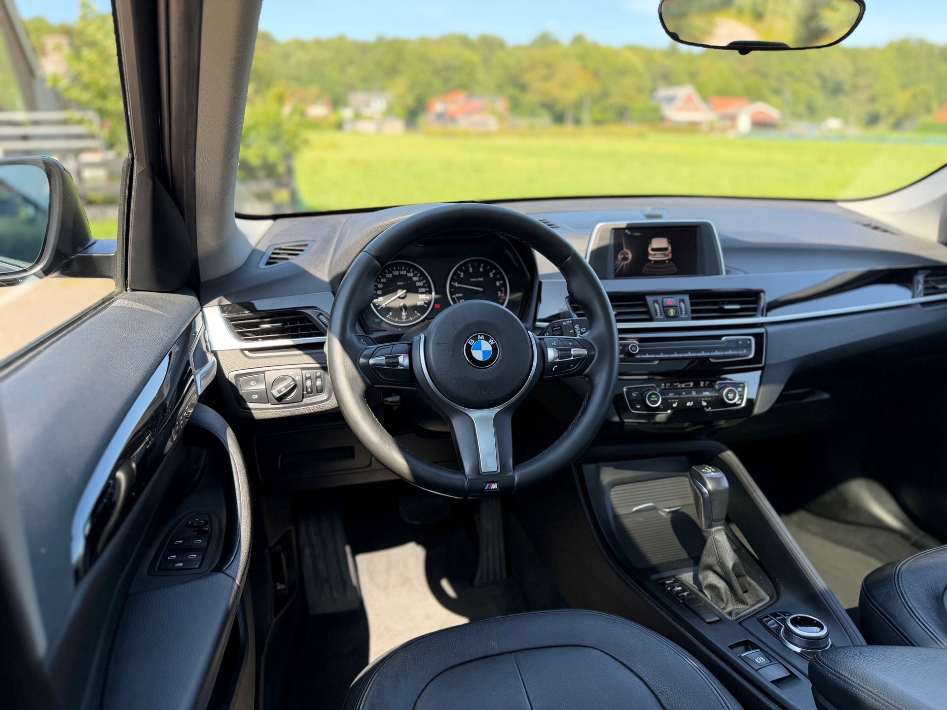BMW X1 SDrive18i High Executive (2017), foto 12