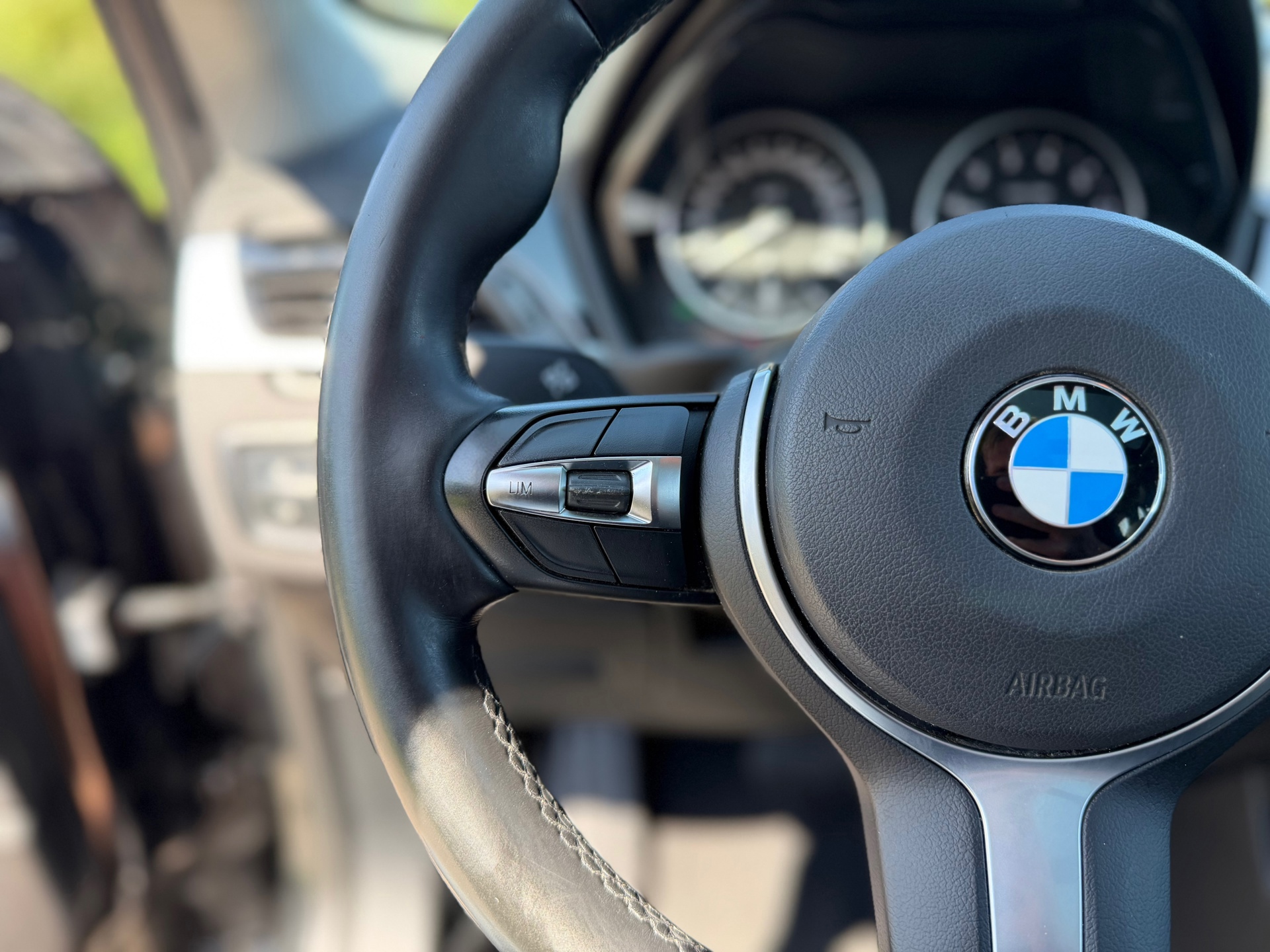 BMW X1 SDrive18i High Executive (2017), foto 14