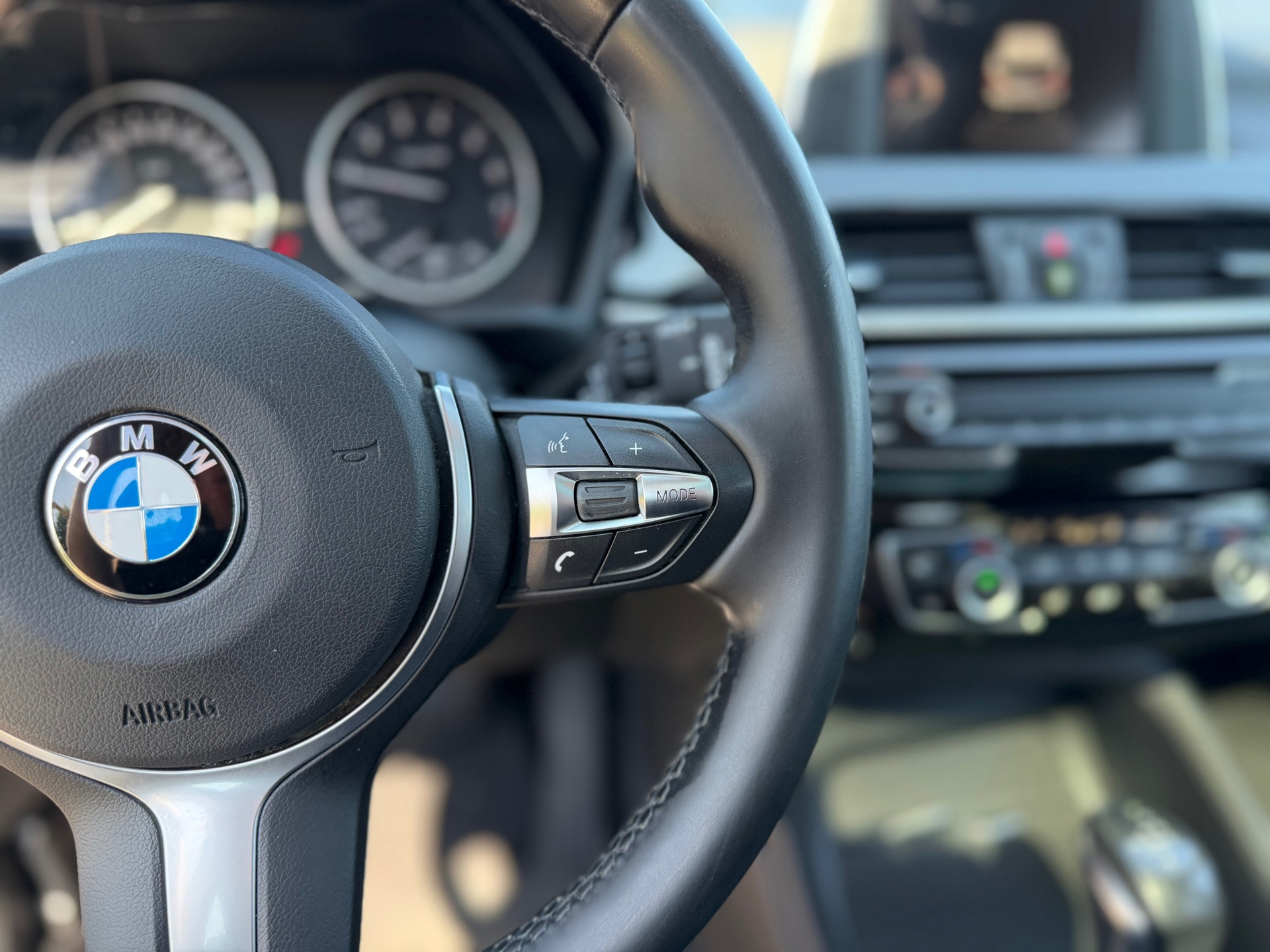BMW X1 SDrive18i High Executive (2017), foto 15