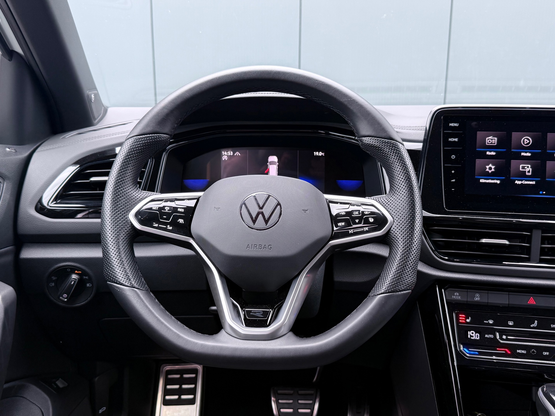 Volkswagen T-Roc 1.5 TSI R-Line (2023), foto 9