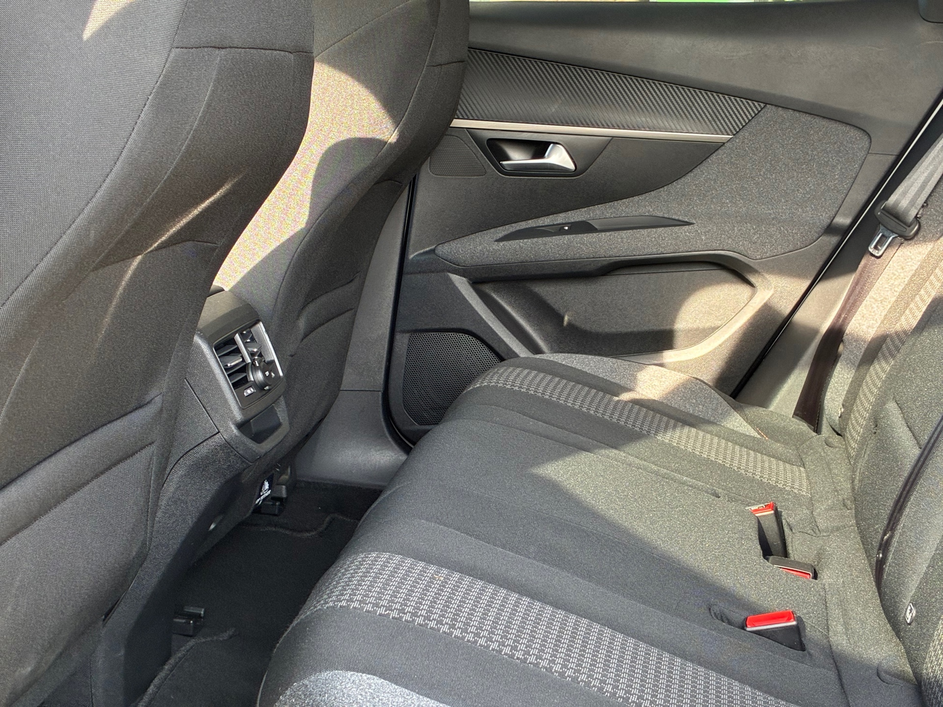 Peugeot 3008 1.2 PureTech Active (2019), foto 15