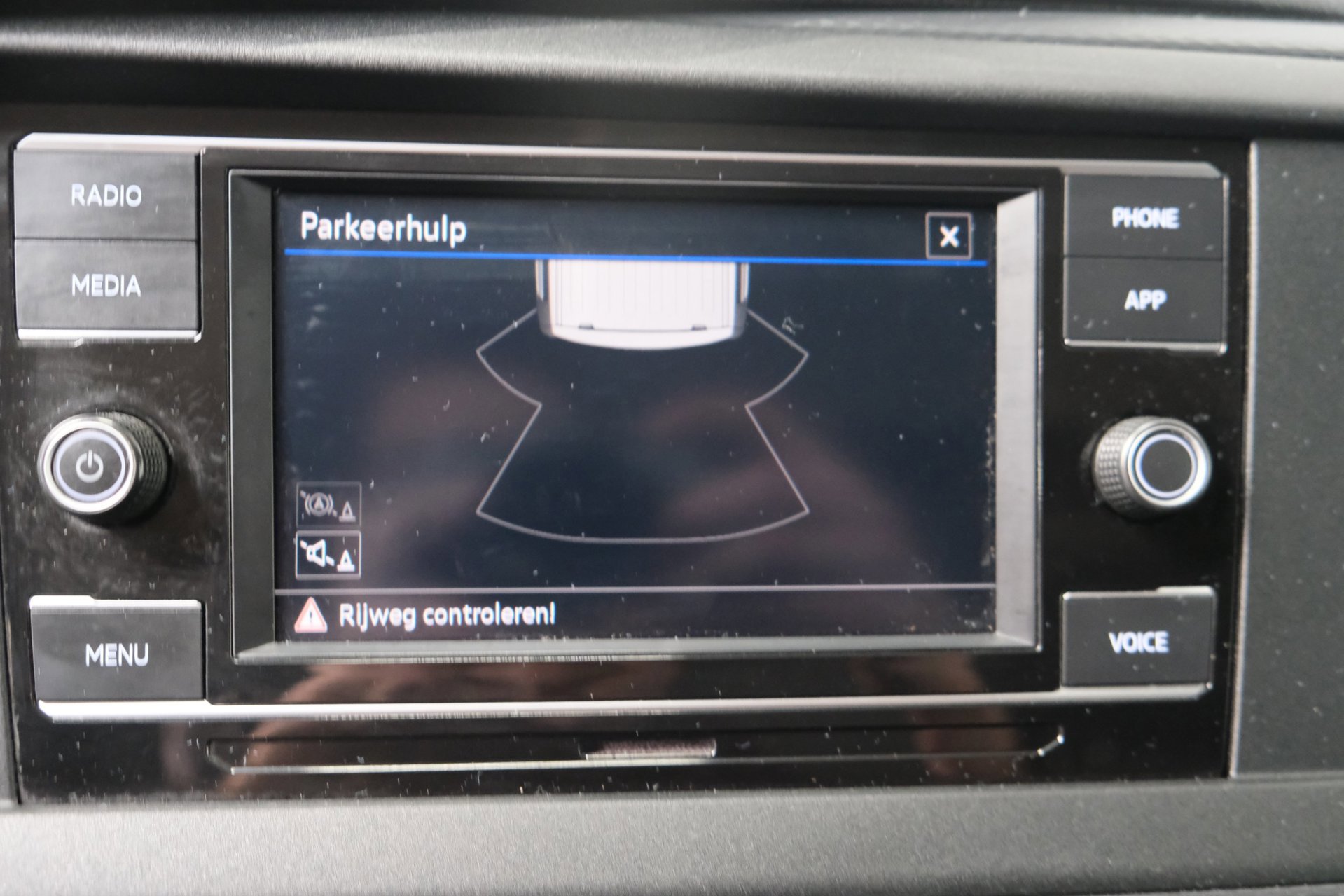 Volkswagen Transporter 2.0 TDI L2H1 28 (2023), foto 16