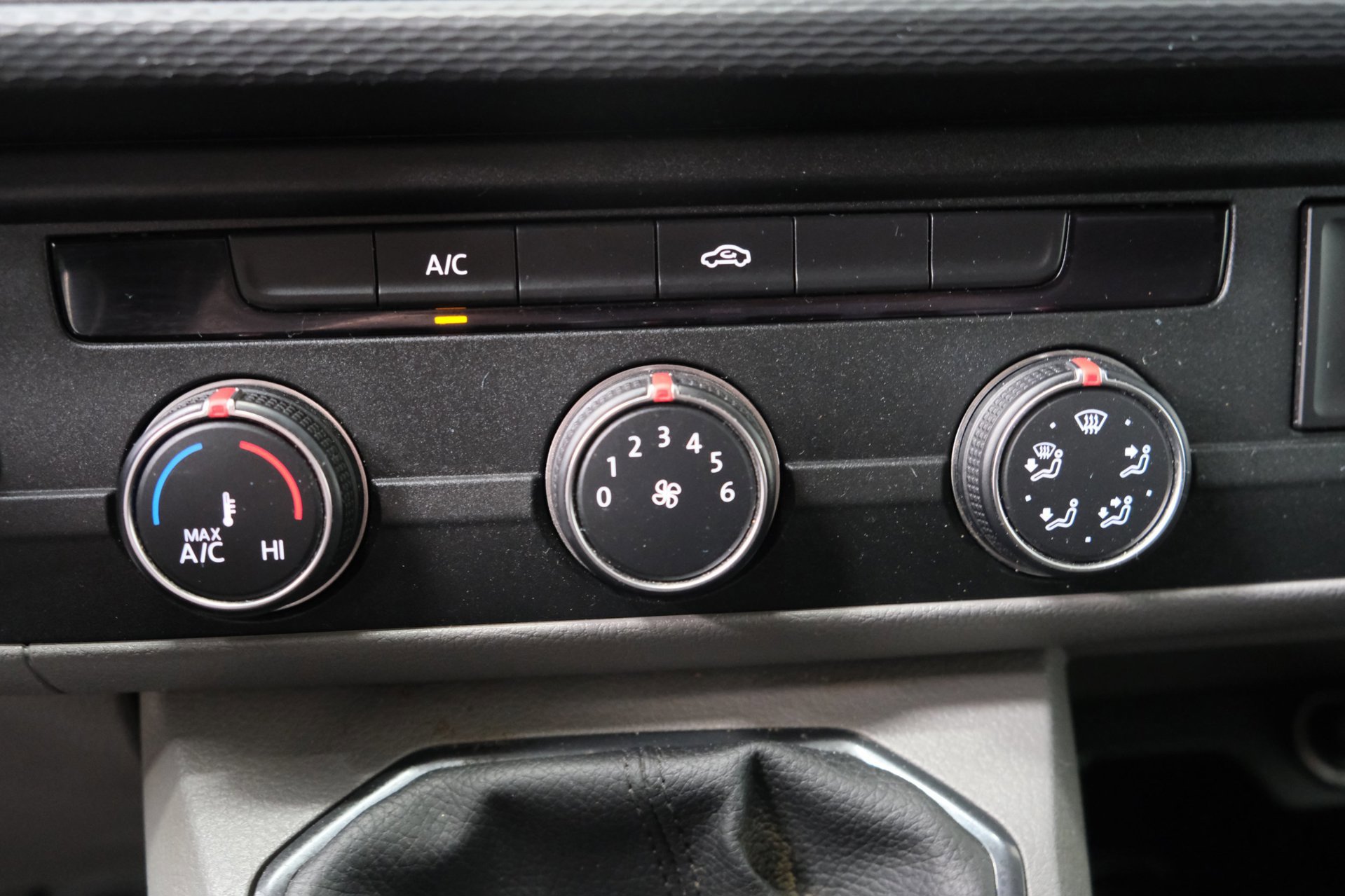 Volkswagen Transporter 2.0 TDI L2H1 28 (2023), foto 17