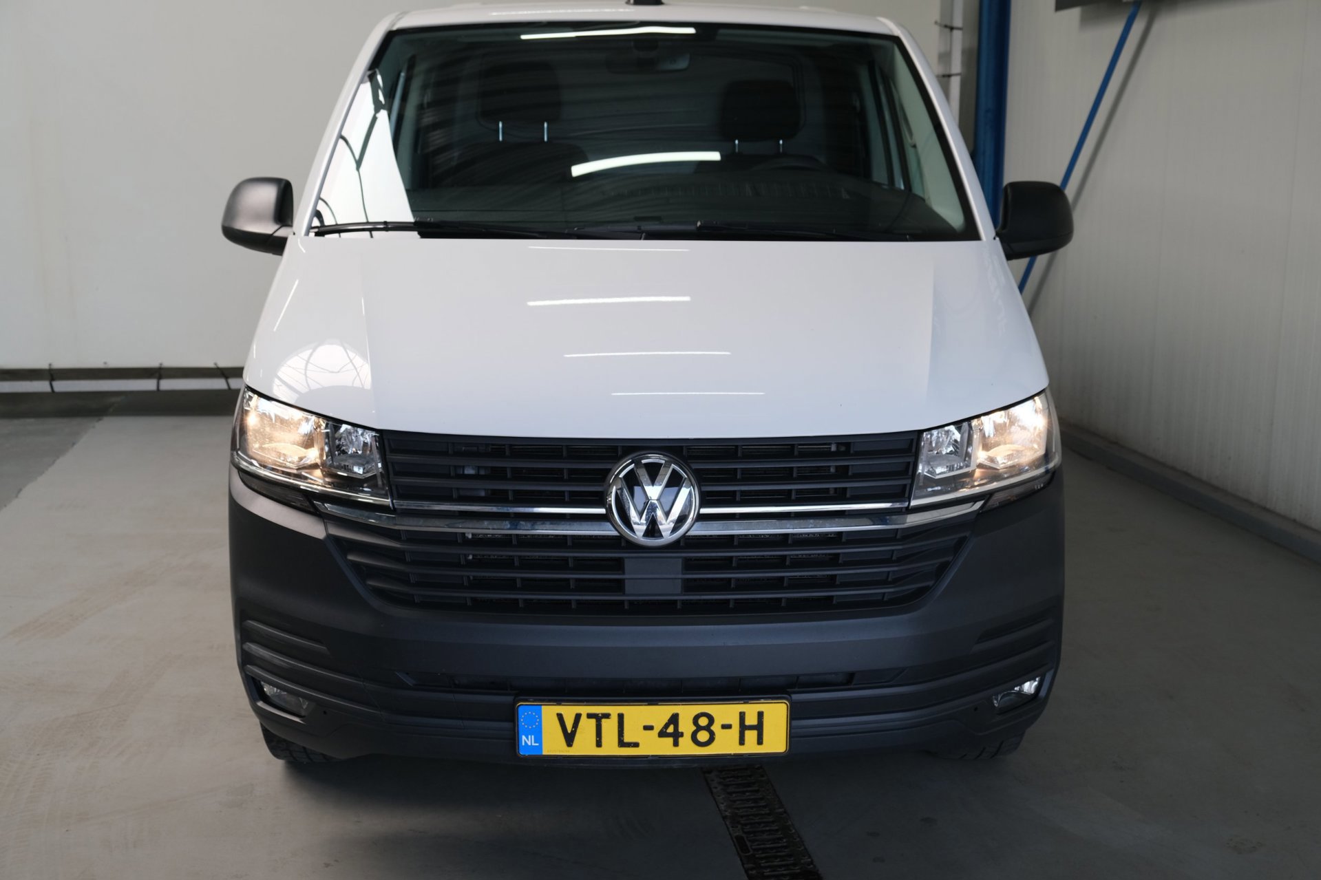 Volkswagen Transporter 2.0 TDI L2H1 28 (2023), foto 3