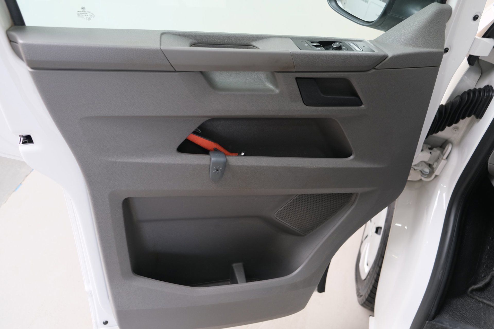Volkswagen Transporter 2.0 TDI L2H1 28 (2023), foto 10