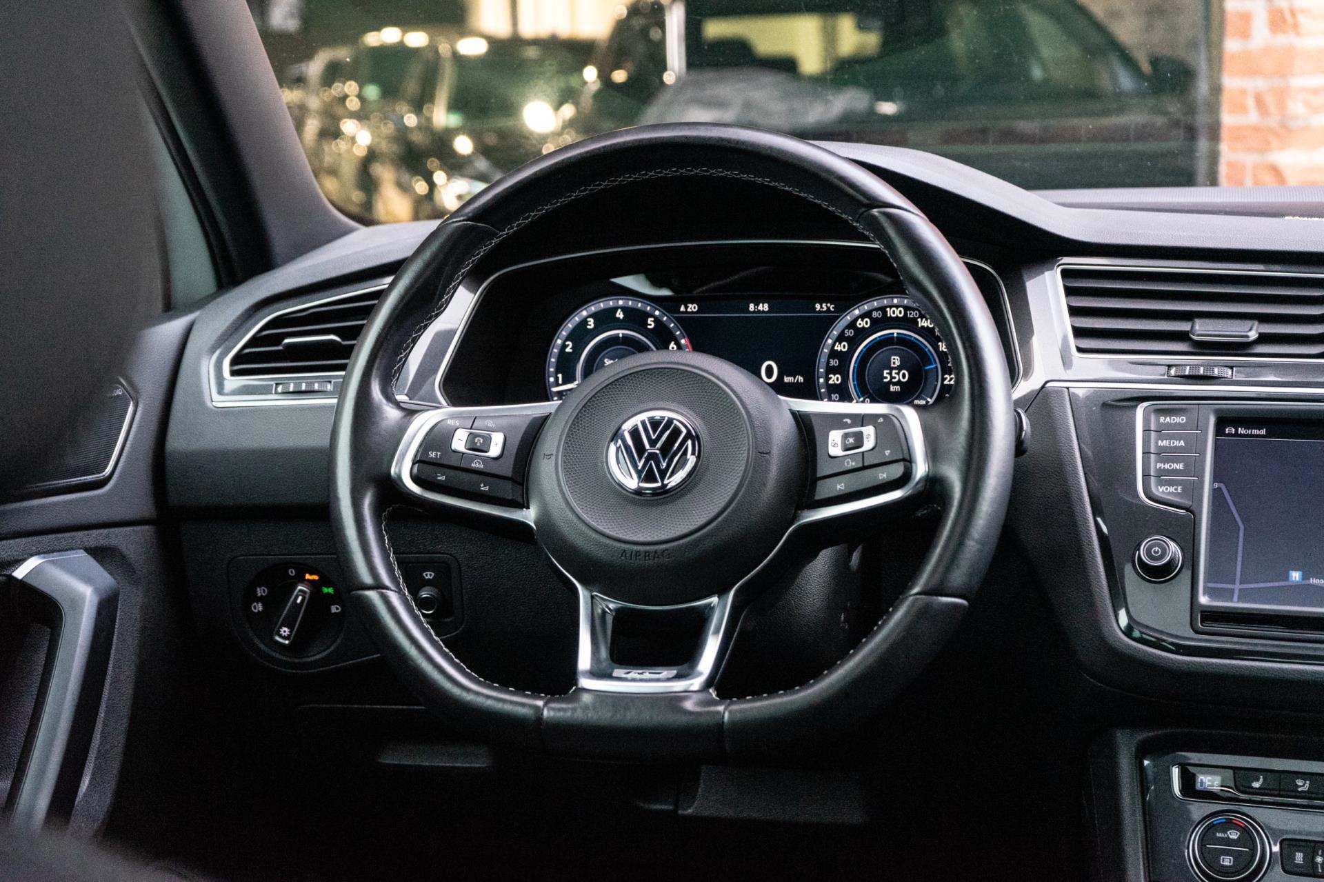 Volkswagen Tiguan 2.0 TSI 4Motion R-Line (2017), foto 14