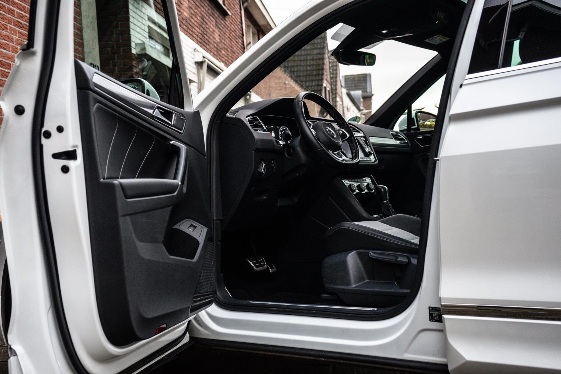 Volkswagen Tiguan 2.0 TSI 4Motion R-Line (2017), foto 16