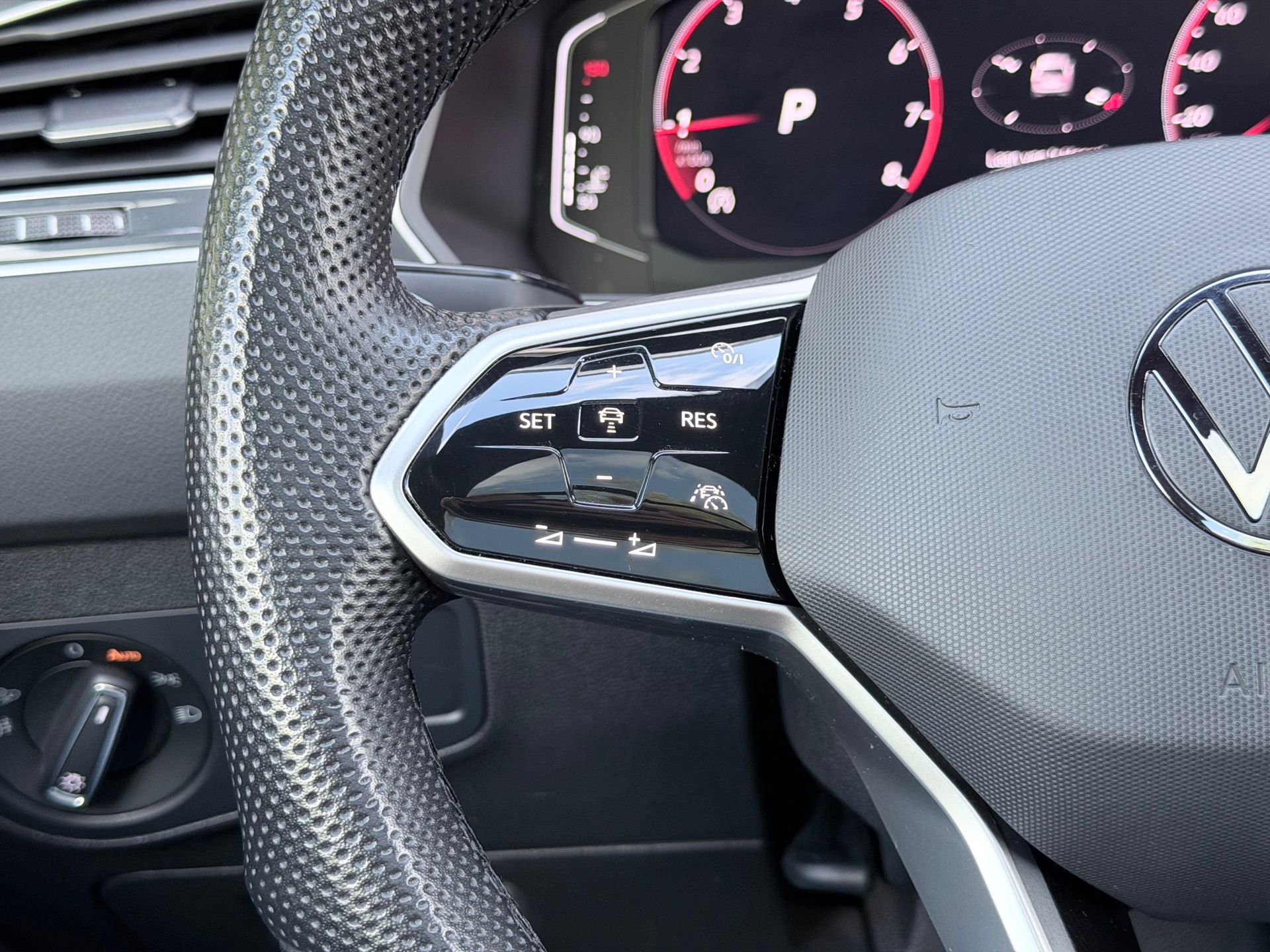 Volkswagen Tiguan 1.5 TSI R-Line (2021), foto 13
