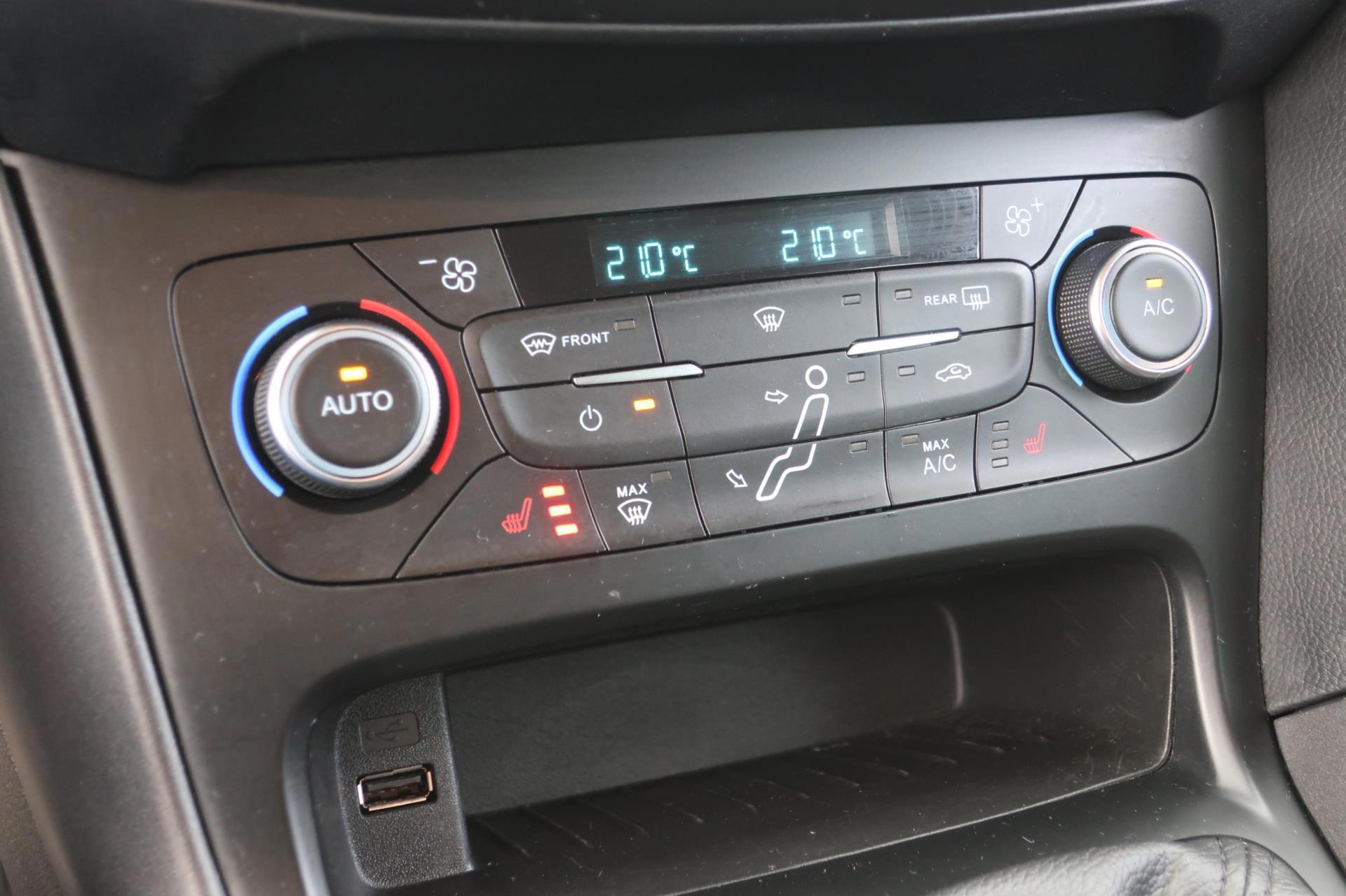 Ford Focus Wagon 1.5 Titanium (2016), foto 15