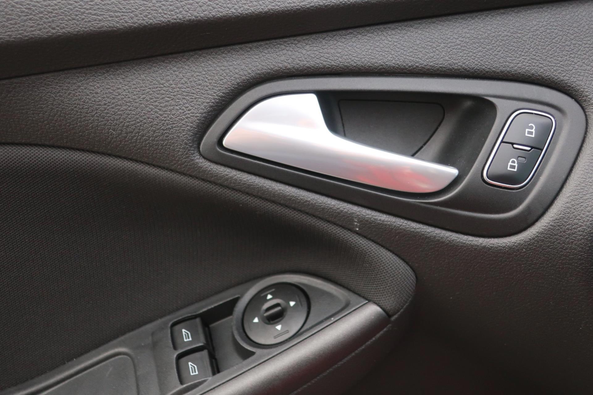 Ford Focus Wagon 1.5 Titanium (2016), foto 21
