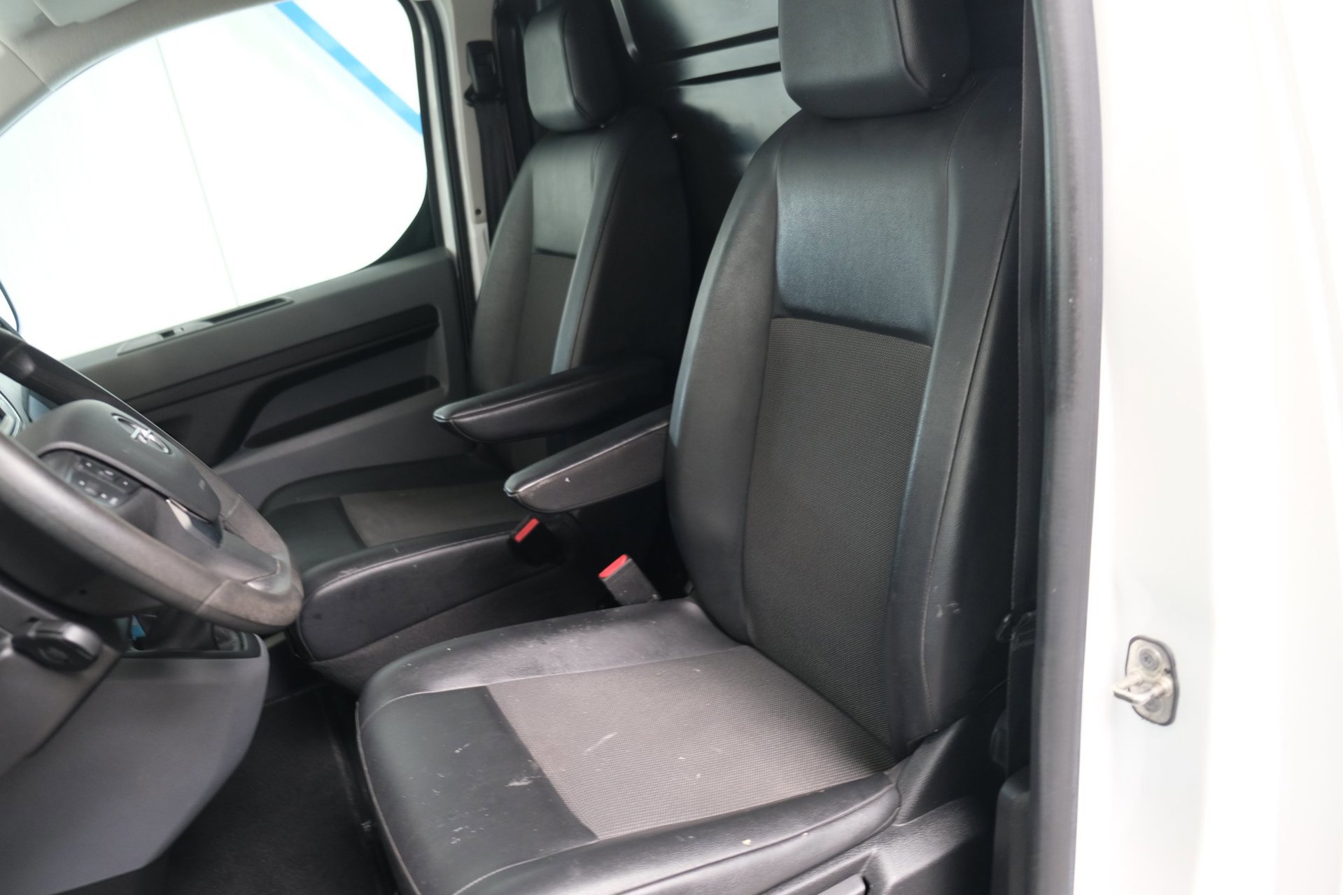 Opel Vivaro 1.5 CDTI L2H1 Edition (2021), foto 15